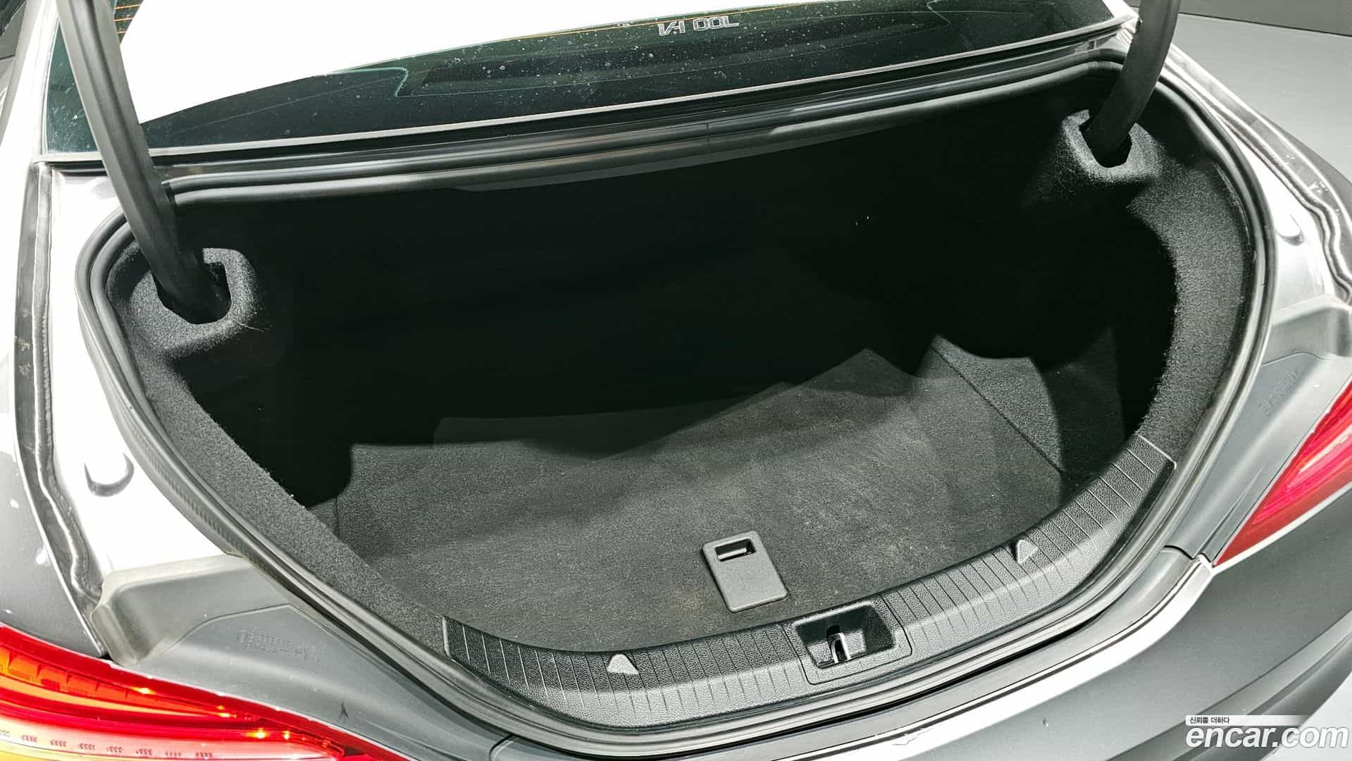CLA-Class Mercedes-Benz 2017.7-OPTION-040