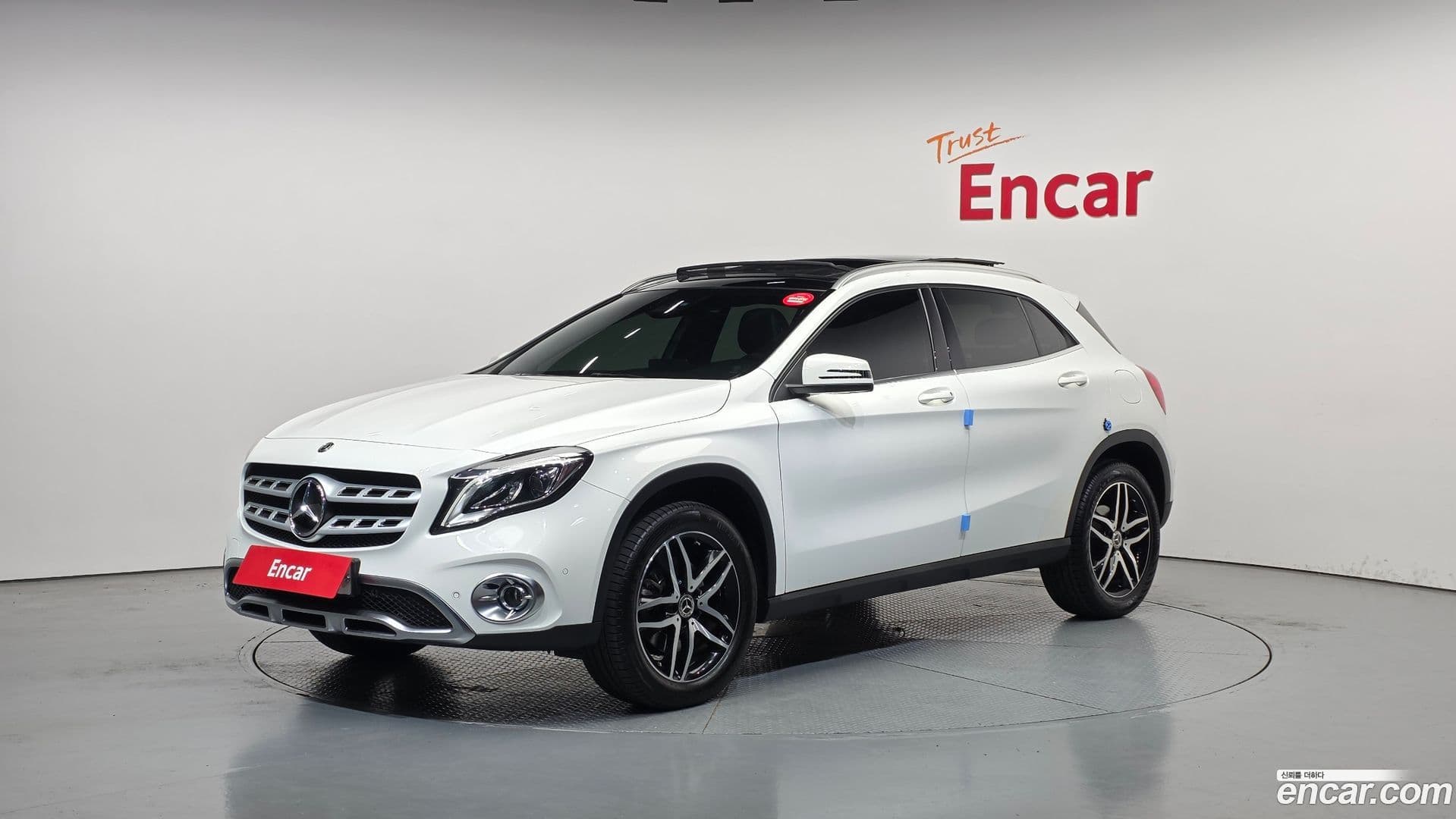Main__Slider__Photo:GLA-Class Mercedes-Benz 2019.7-0