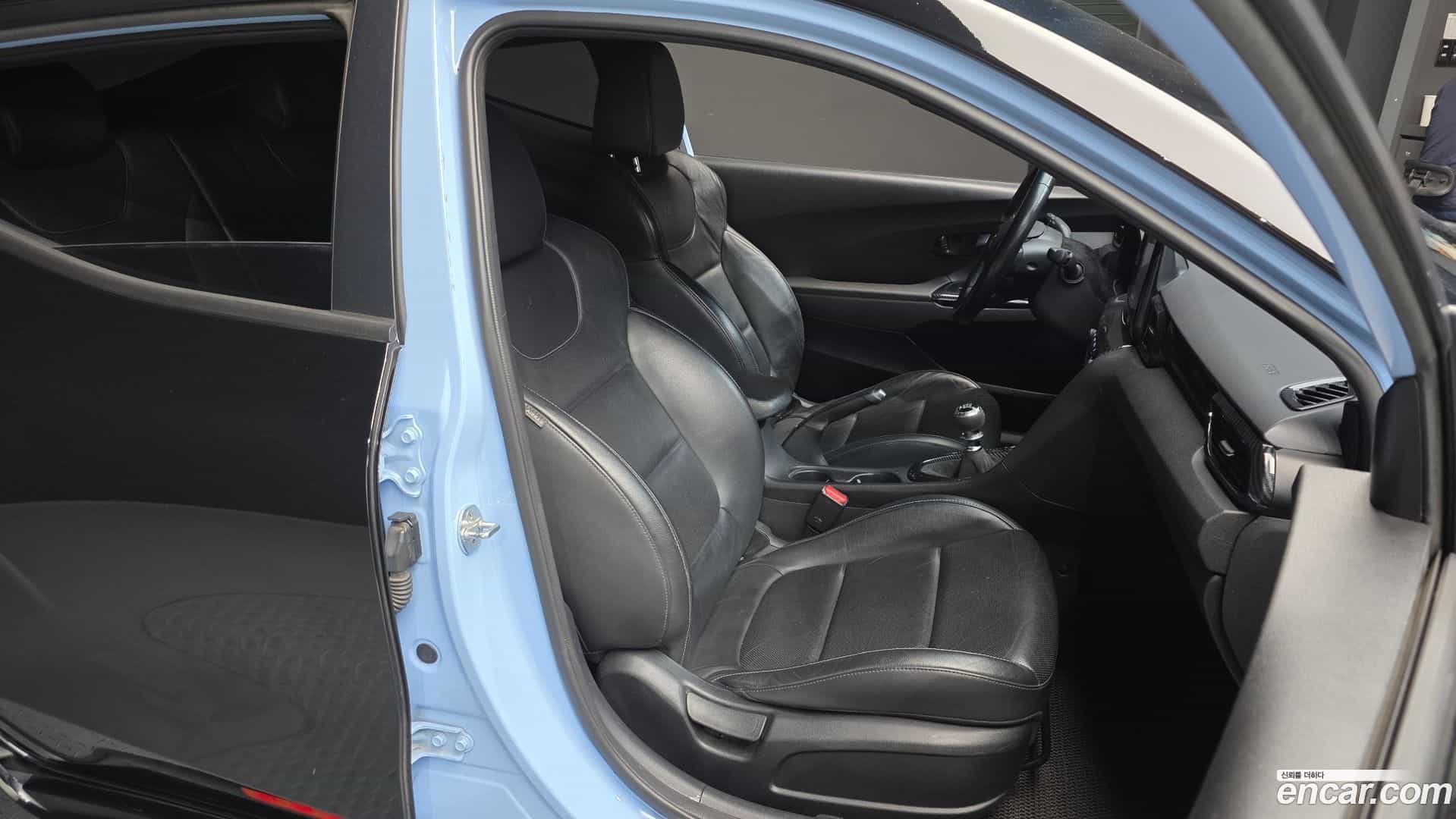 Veloster Hyundai 2018.7-OPTION-015