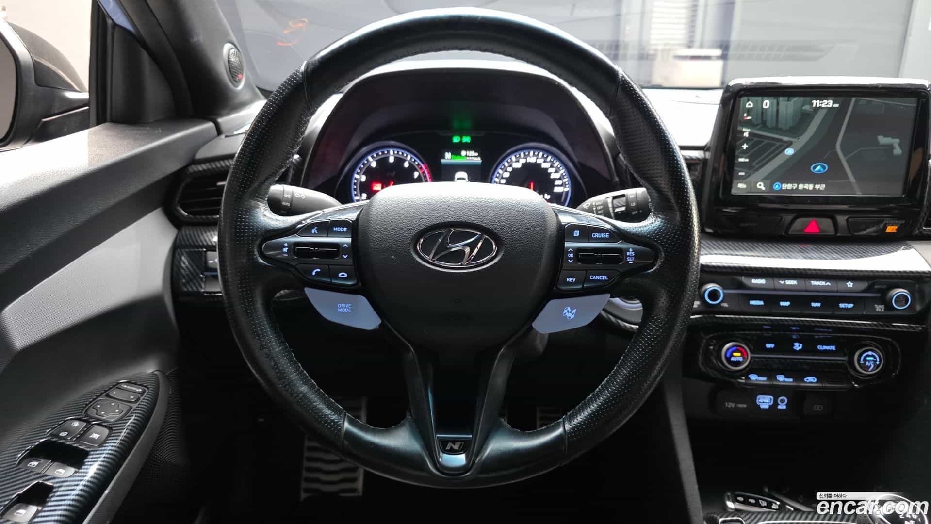 Veloster Hyundai 2018.7-OPTION-017