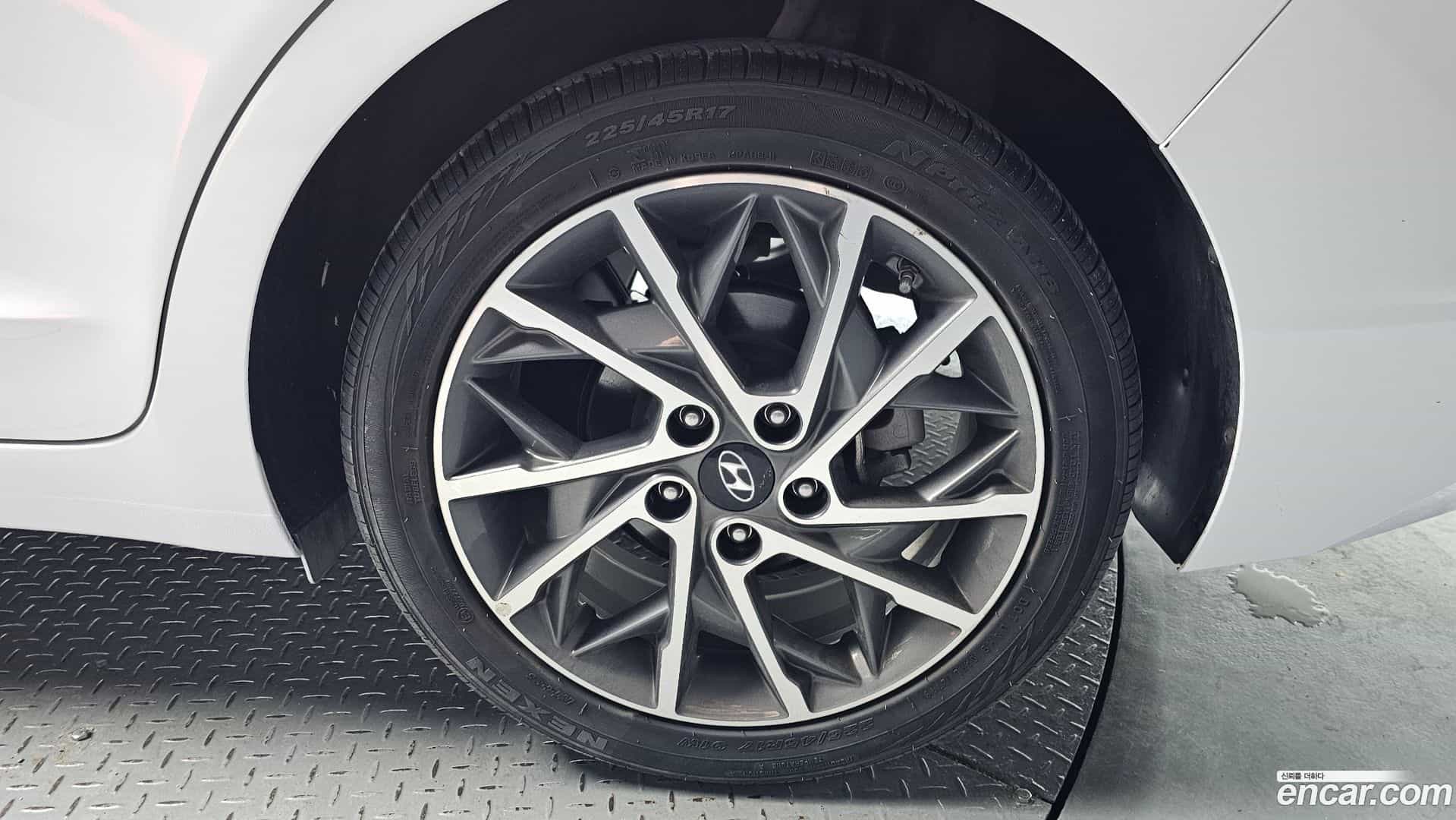 AVANTE Hyundai 2019.5-OUTER-005