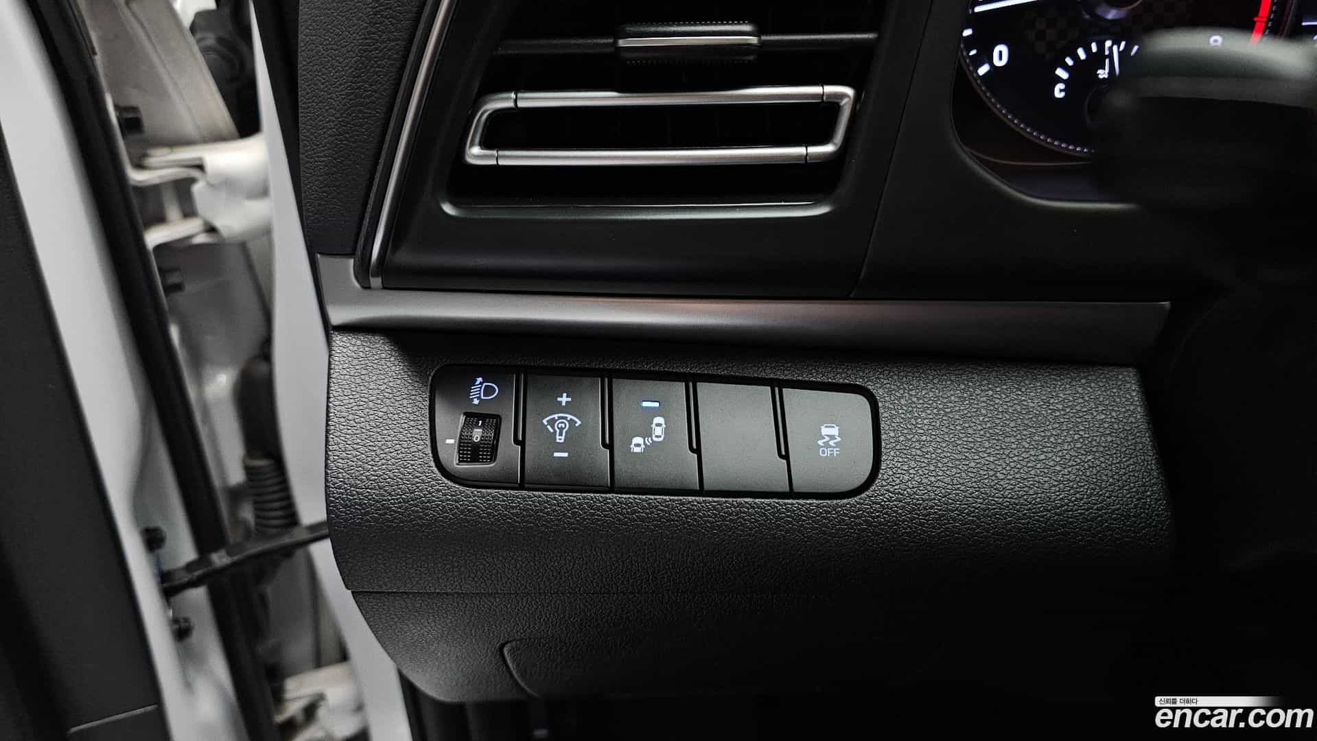 AVANTE Hyundai 2019.5-OPTION-022