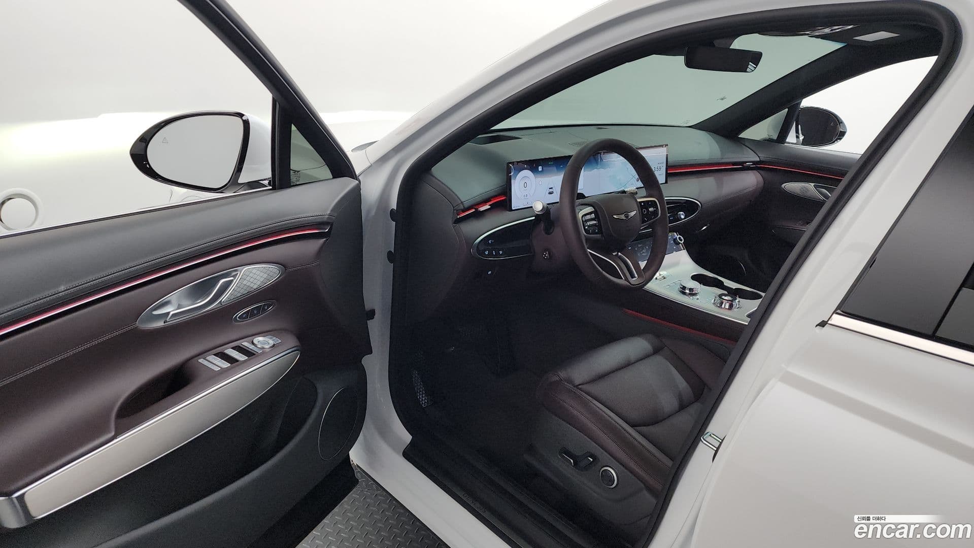 Main__Slider__Photo:GV70 Genesis 2025.6-9