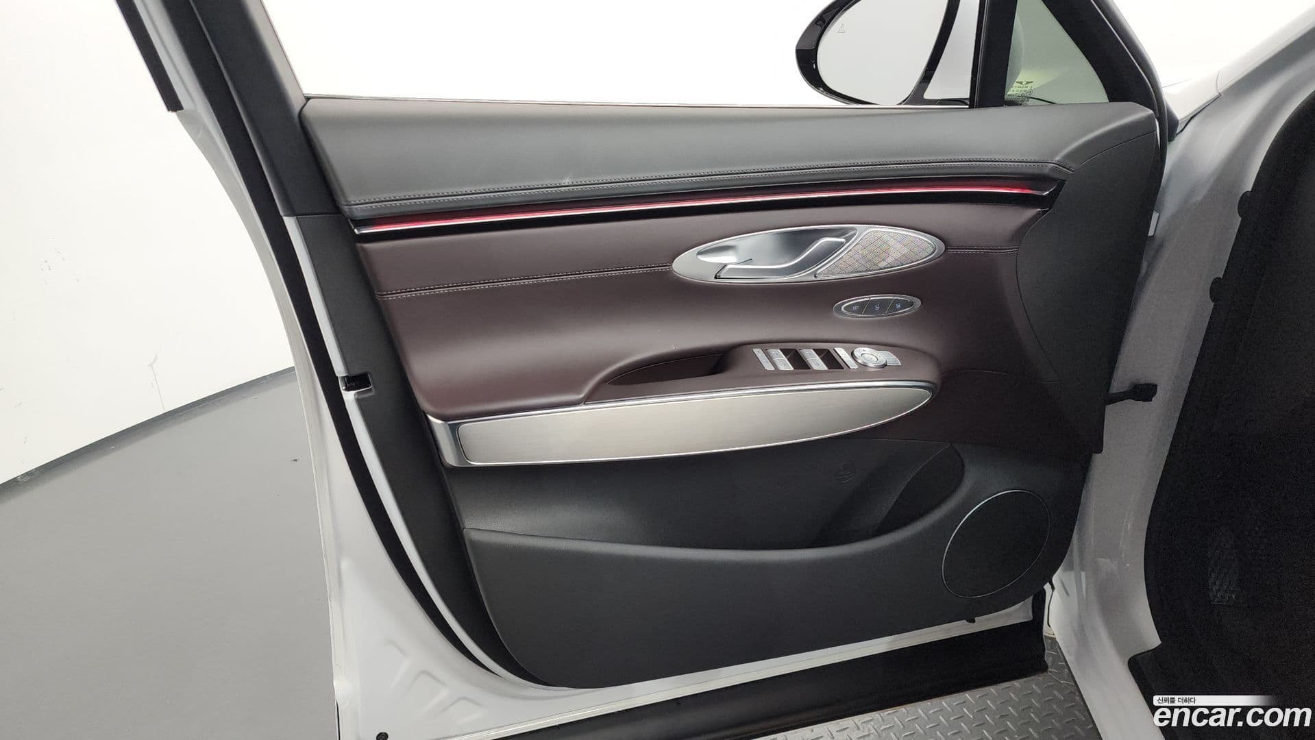 Main__Slider__Photo:GV70 Genesis 2025.6-23