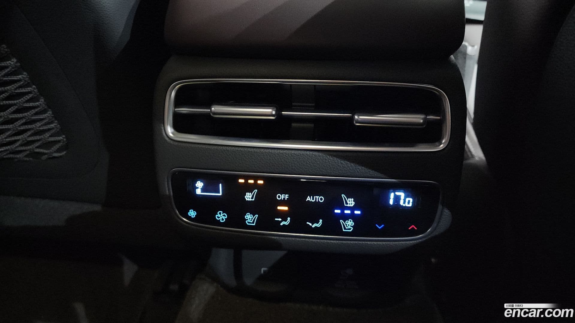 Main__Slider__Photo:GV70 Genesis 2025.6-32