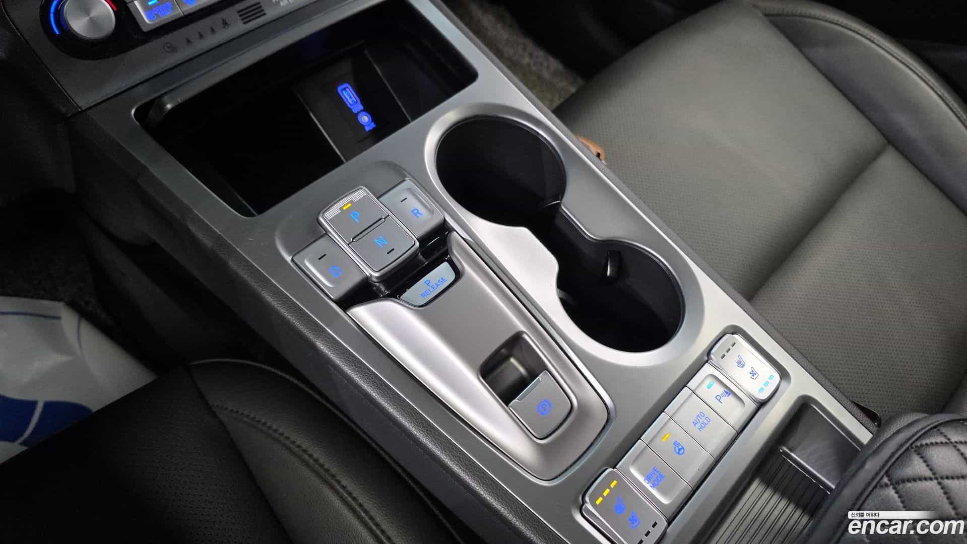 Kona Hyundai 2019.2-INNER-009
