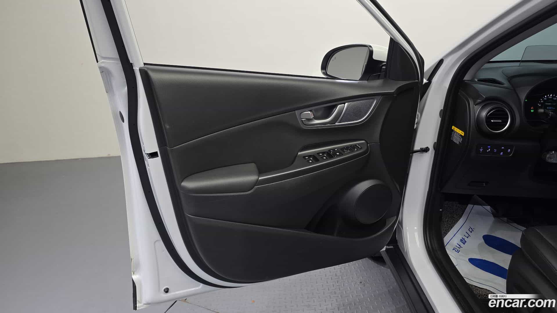 Kona Hyundai 2019.2-INNER-034