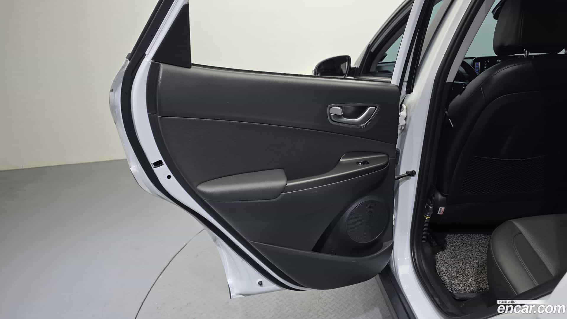 Kona Hyundai 2019.2-INNER-035