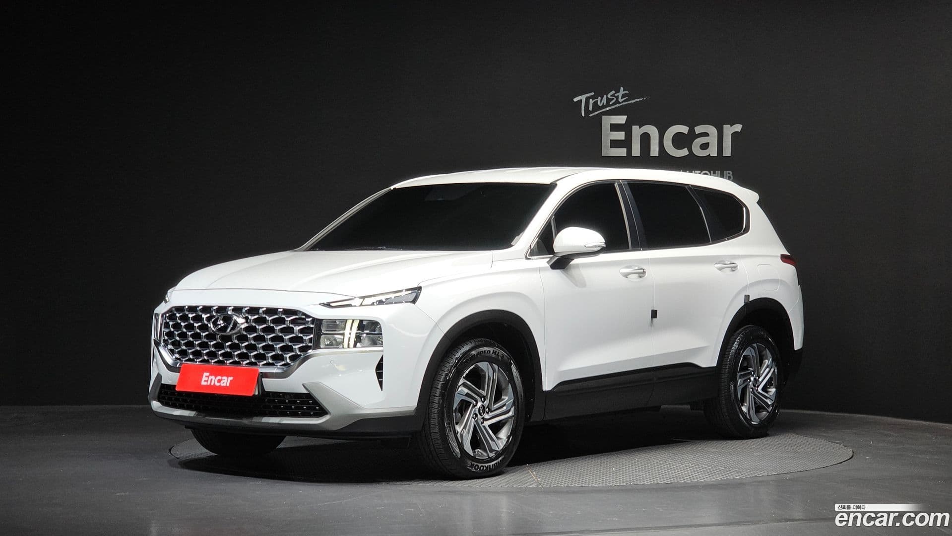 Main__Slider__Photo:Santafe Hyundai 2020.8-0