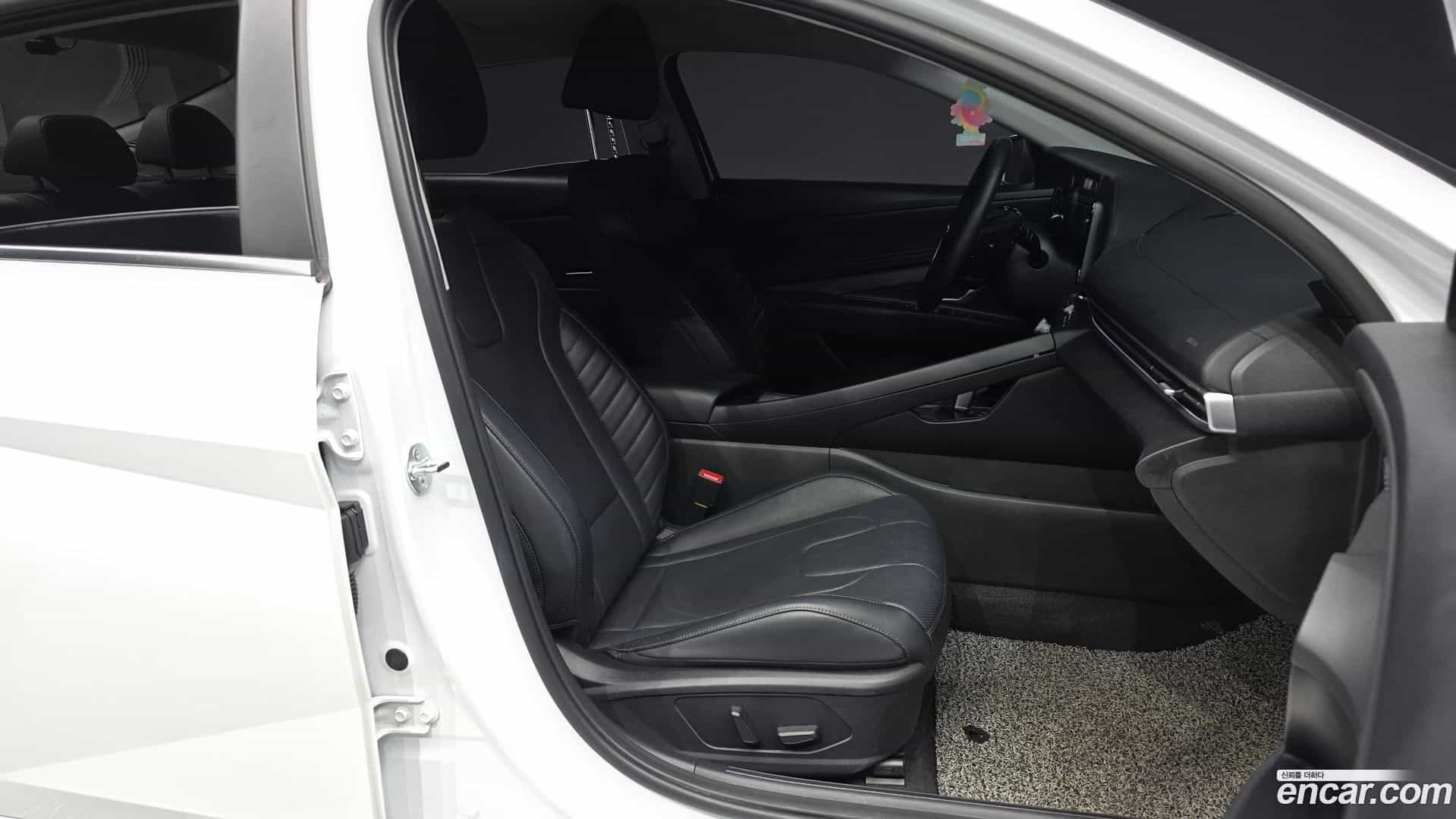 AVANTE Hyundai 2022.11-OPTION-015