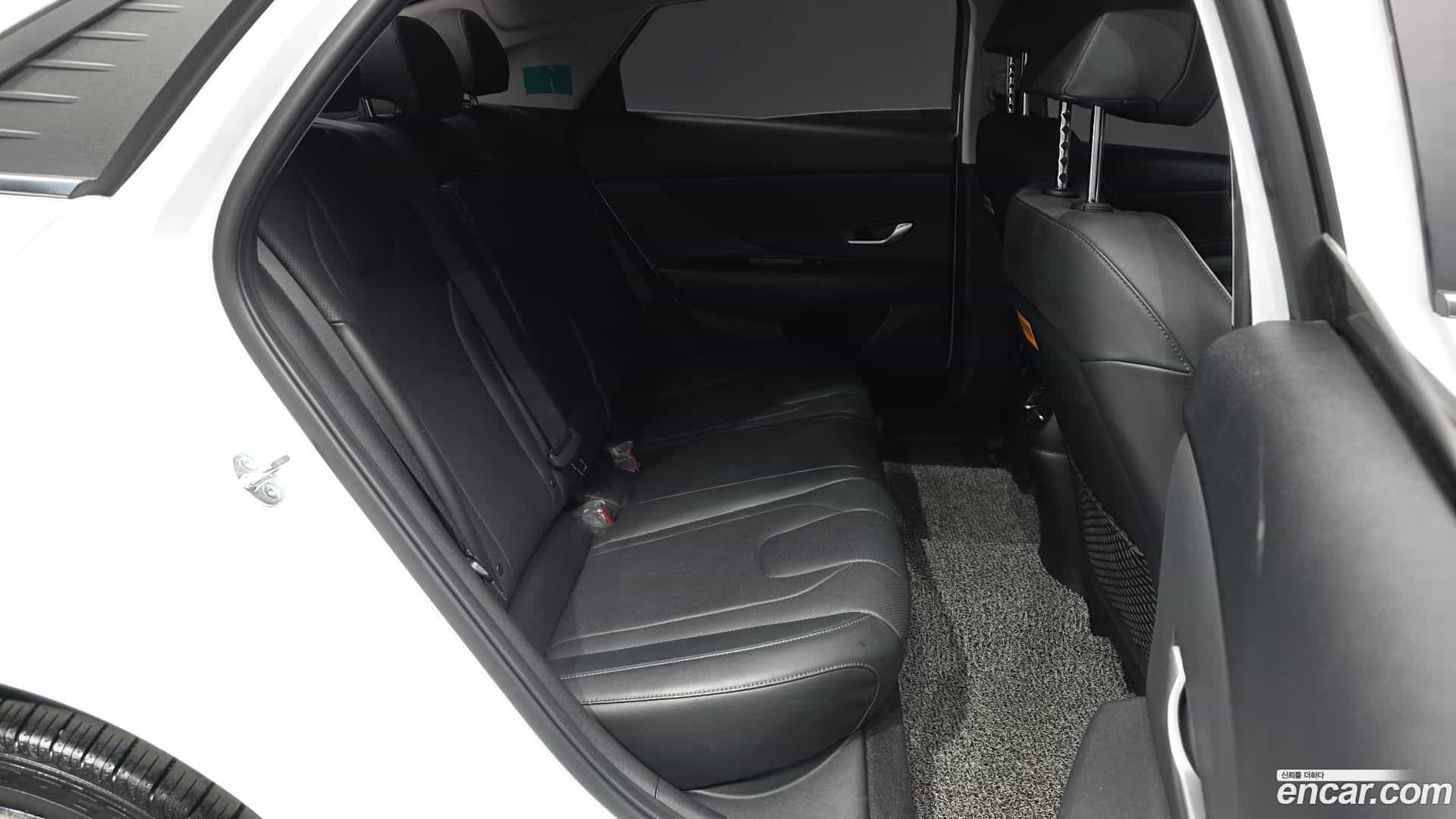 AVANTE Hyundai 2022.11-OPTION-016