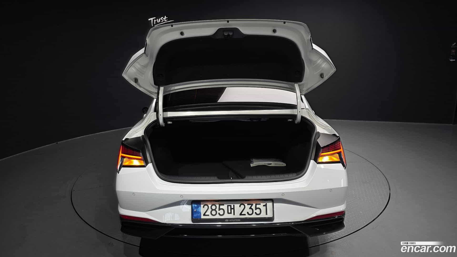 AVANTE Hyundai 2022.11-OPTION-024