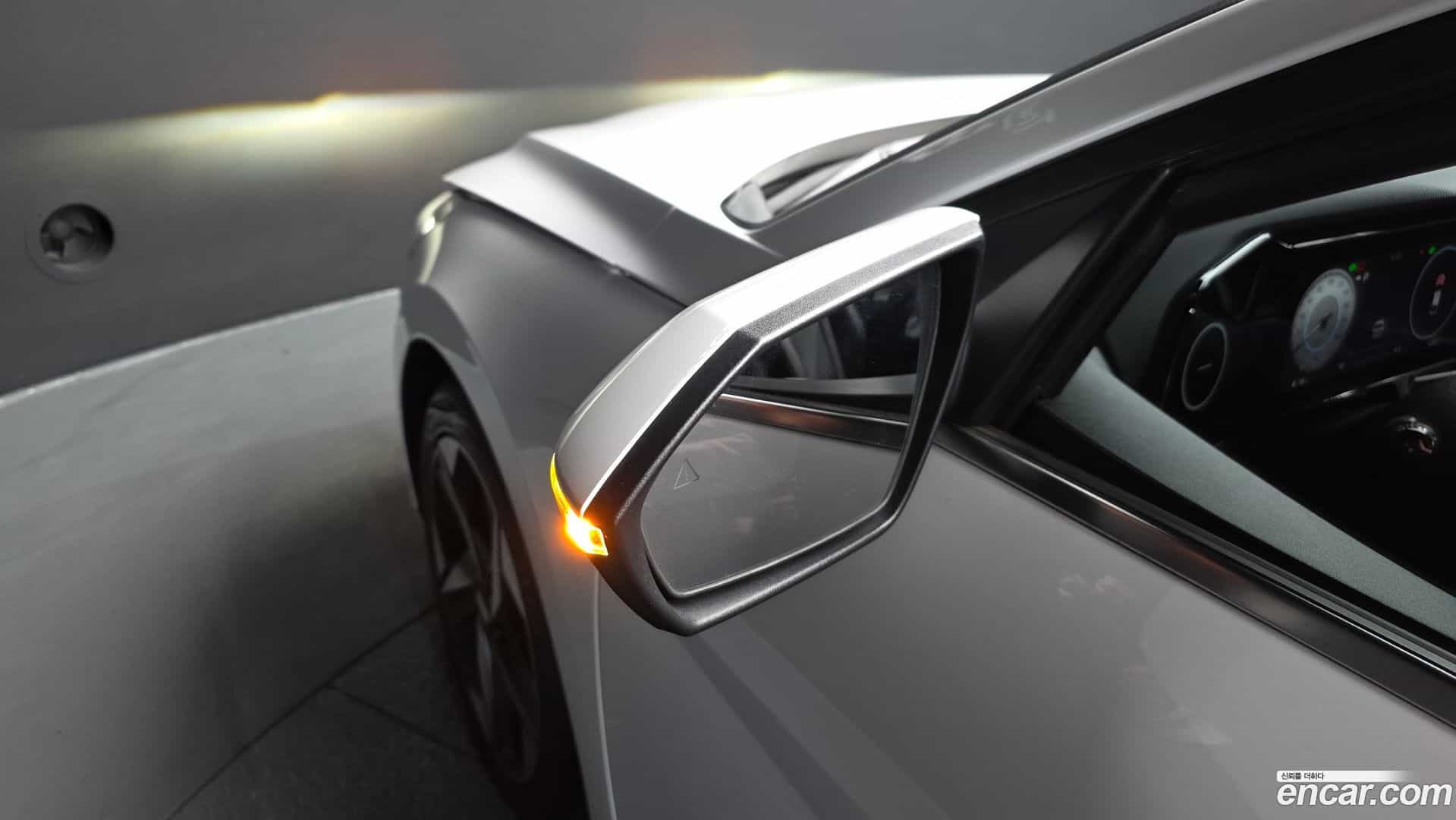 AVANTE Hyundai 2022.11-OPTION-041