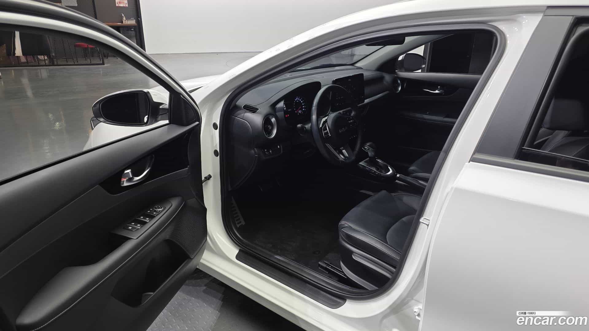 K3 Kia 2024.0-INNER-010