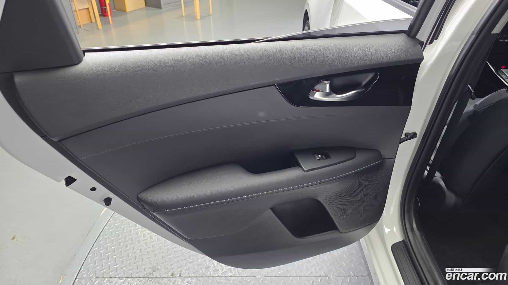 K3 Kia 2024.0-INNER-035