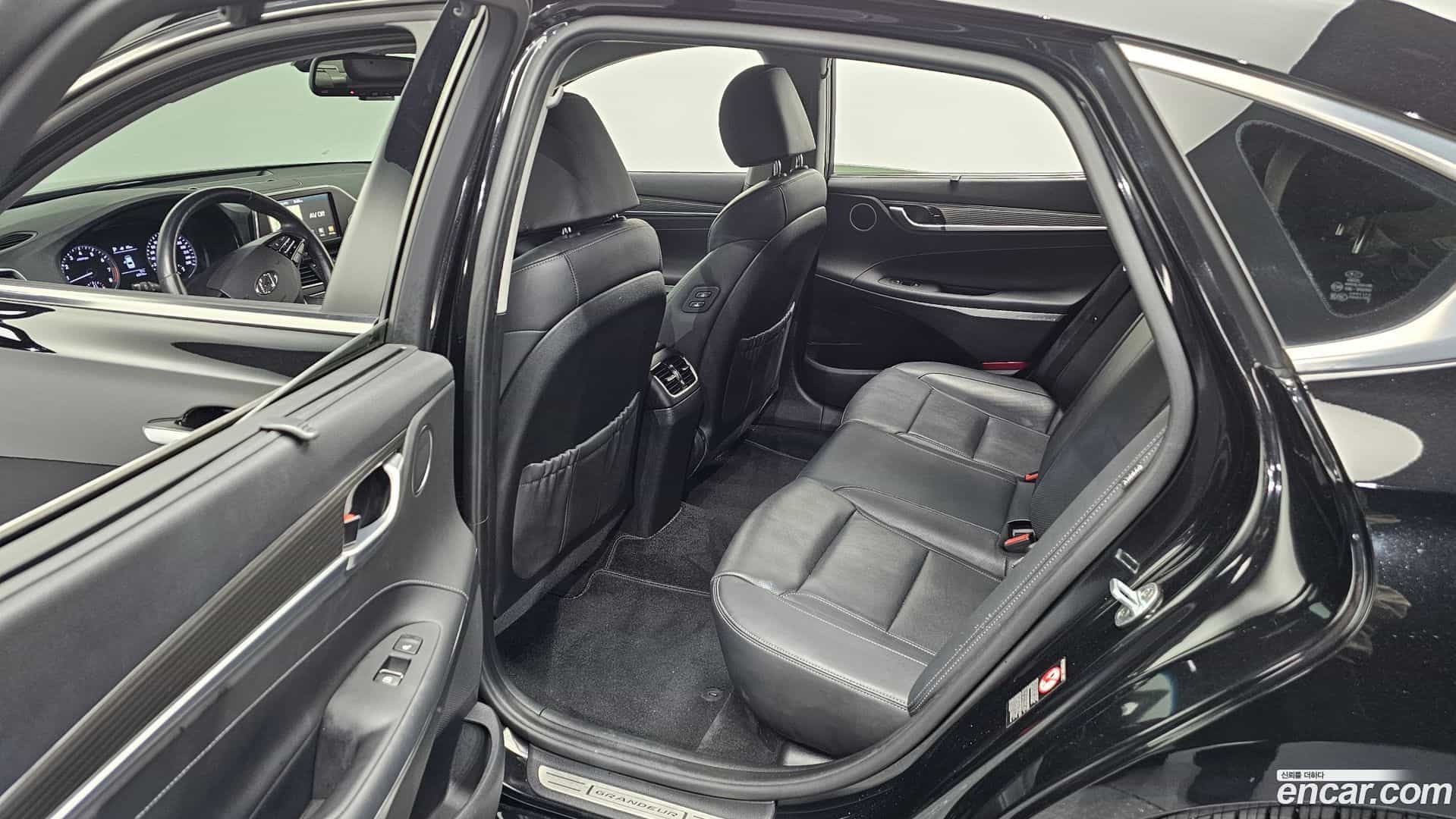 Grandeur Hyundai 2017.7-OPTION-015