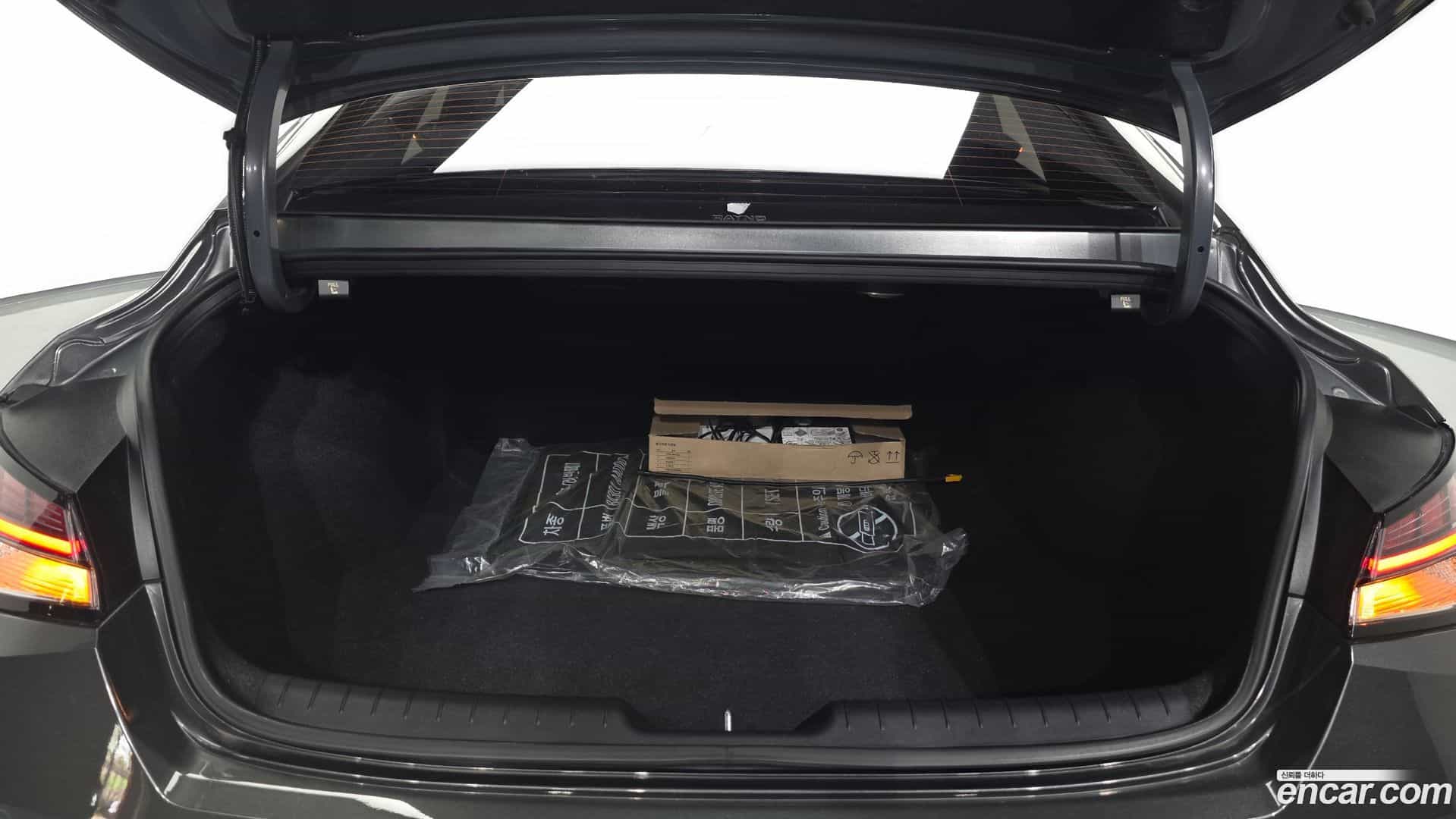 AVANTE Hyundai 2022.11-OPTION-024