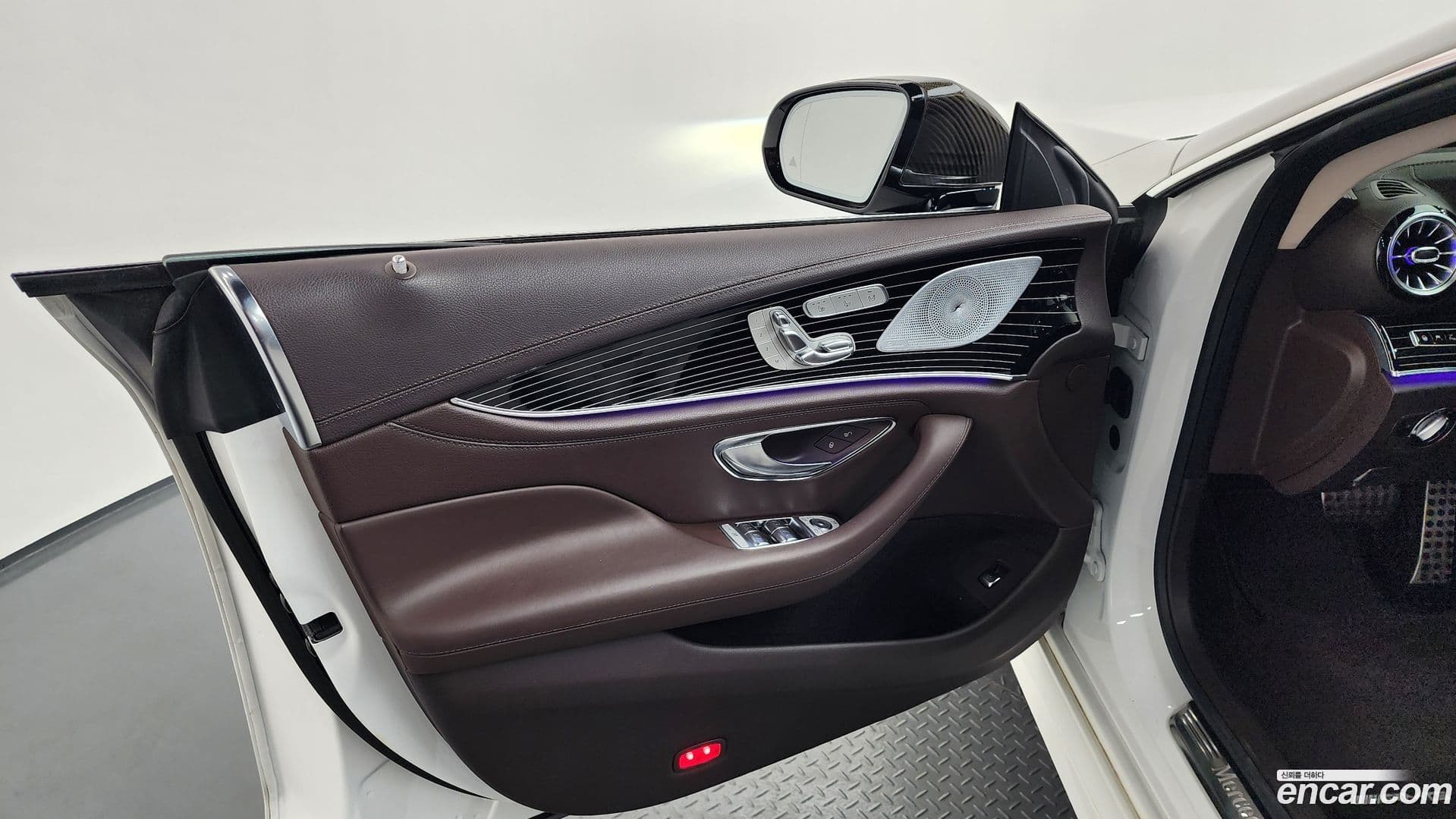 Main__Slider__Photo:CLS-Class Mercedes-Benz 2019.8-23