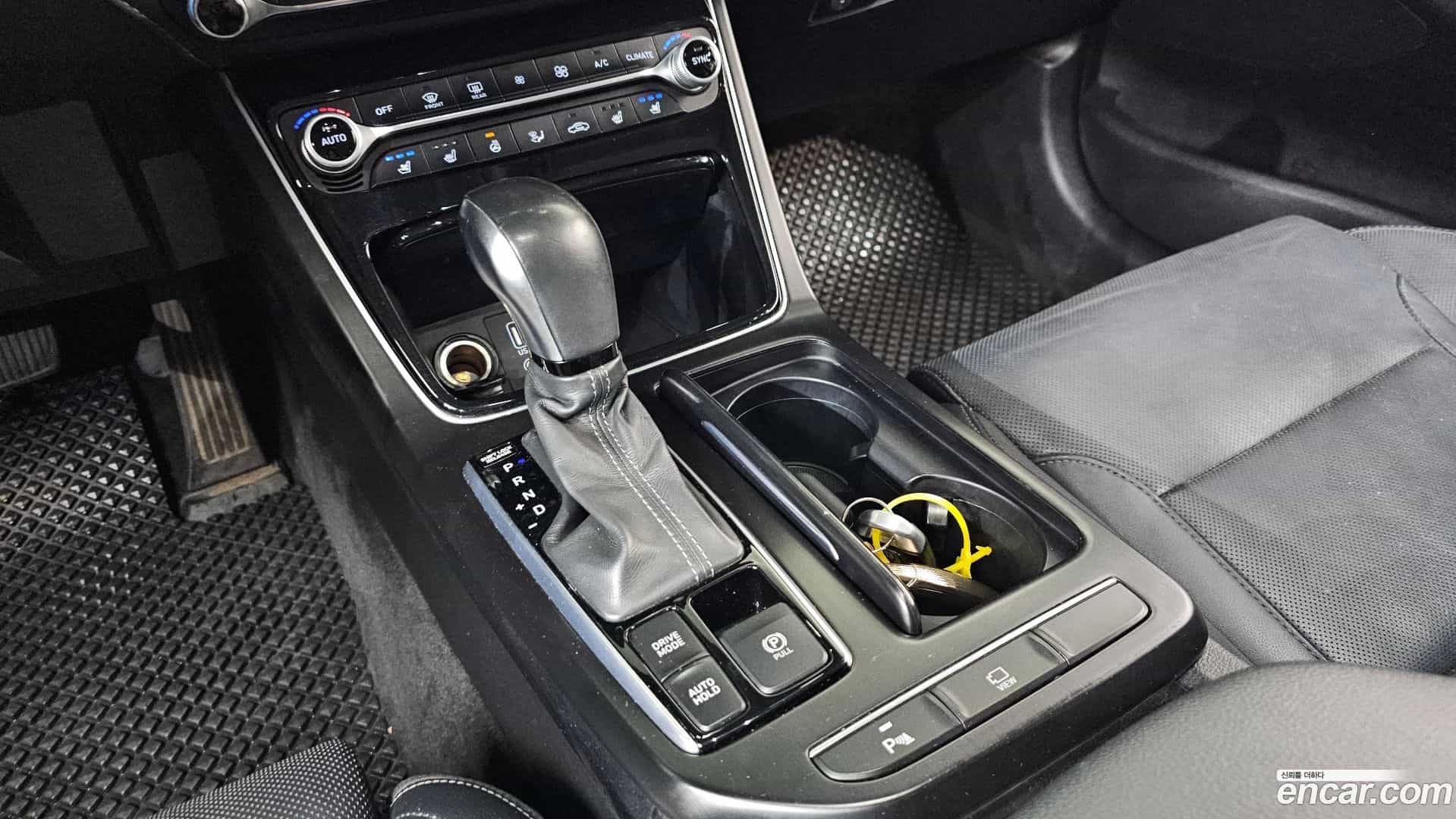 Grandeur Hyundai 2018.0-INNER-009