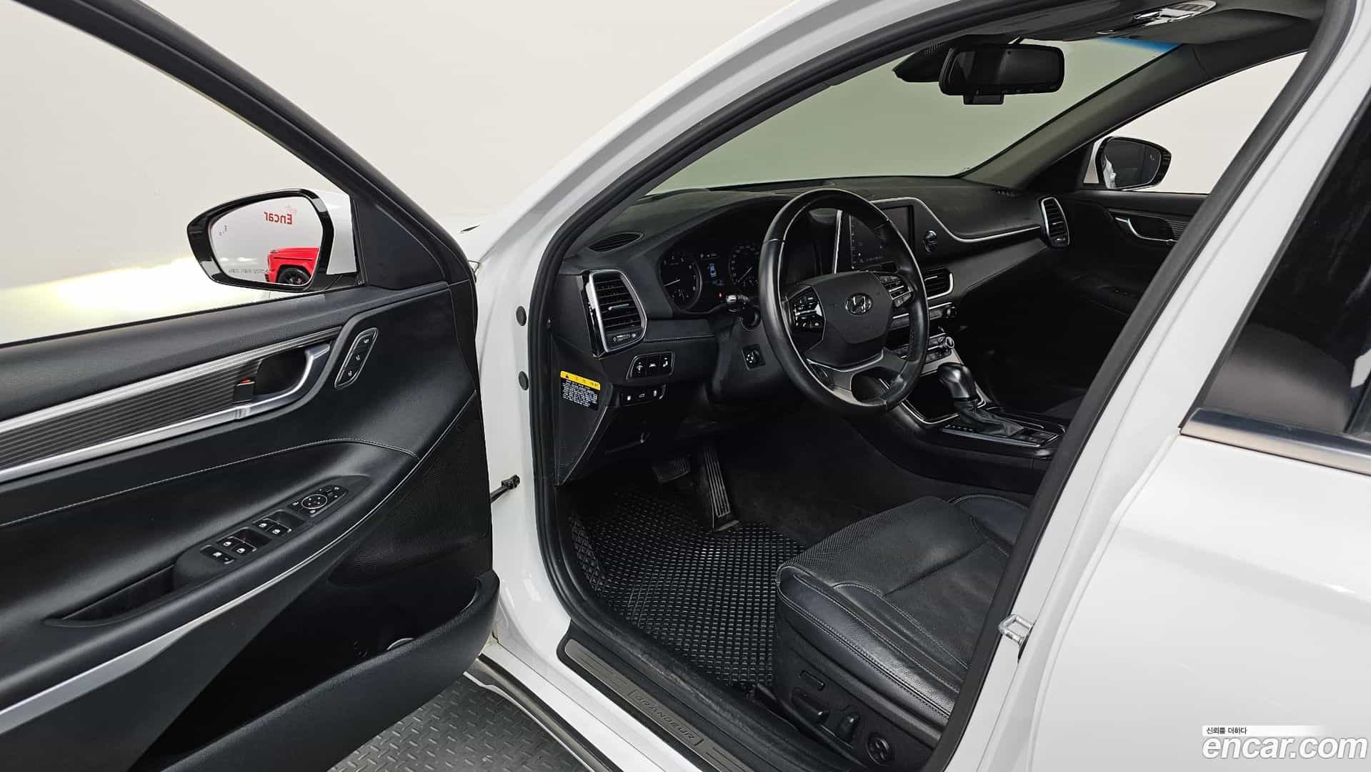 Grandeur Hyundai 2018.0-INNER-010