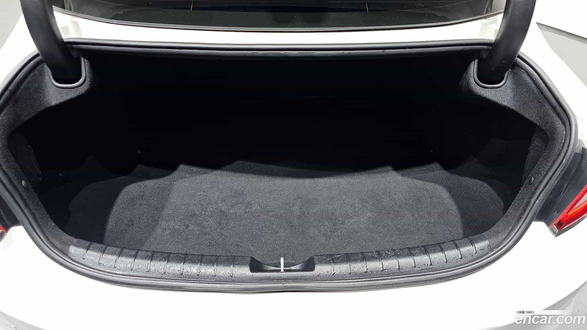 Grandeur Hyundai 2018.0-OPTION-023