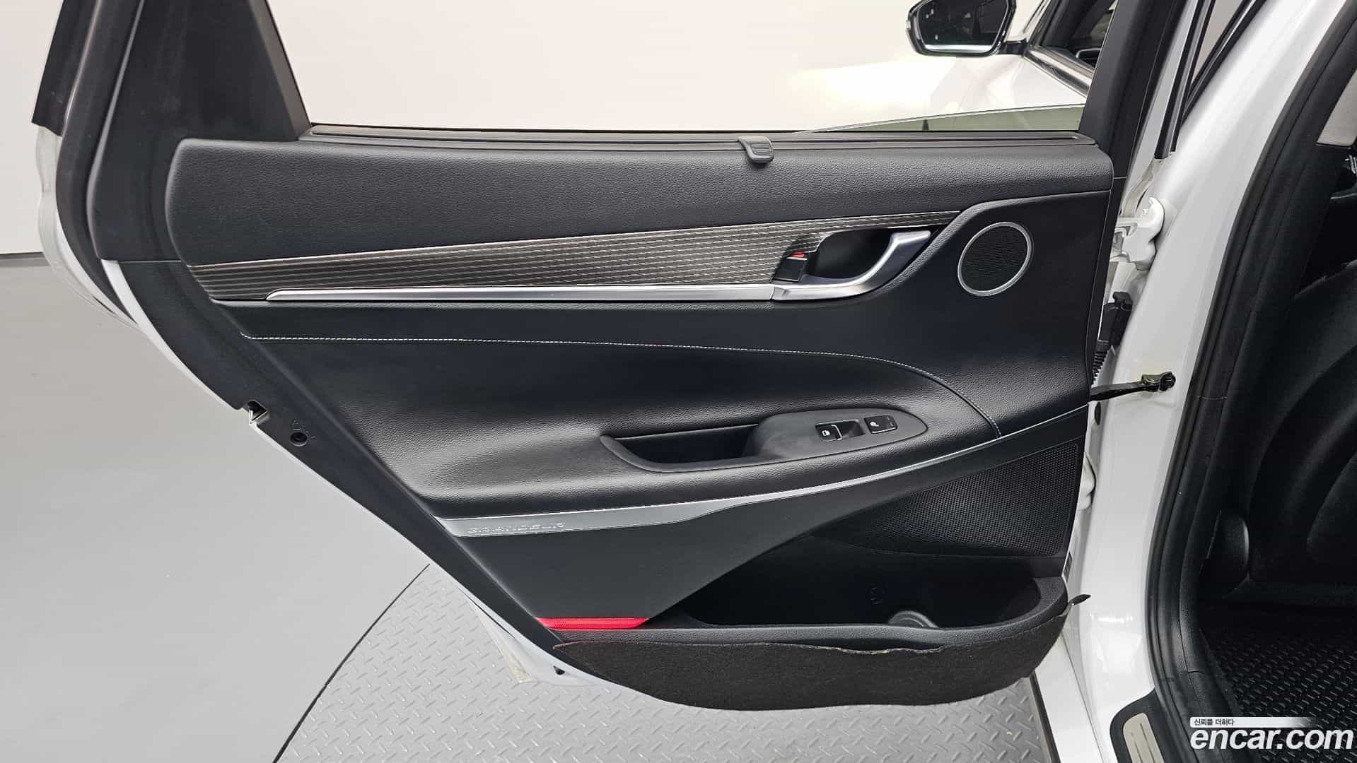 Grandeur Hyundai 2018.0-INNER-035