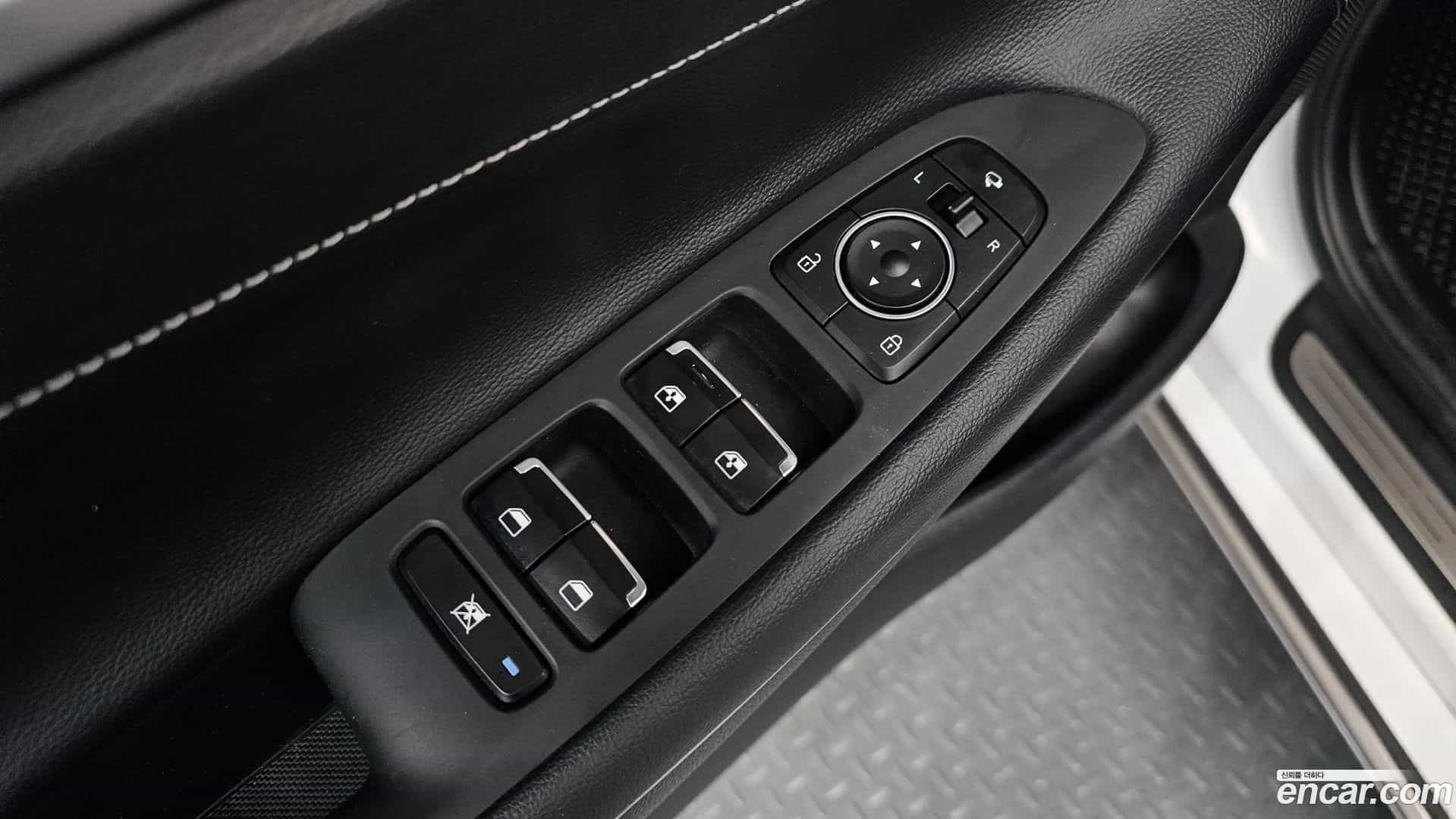 Grandeur Hyundai 2018.0-OPTION-052