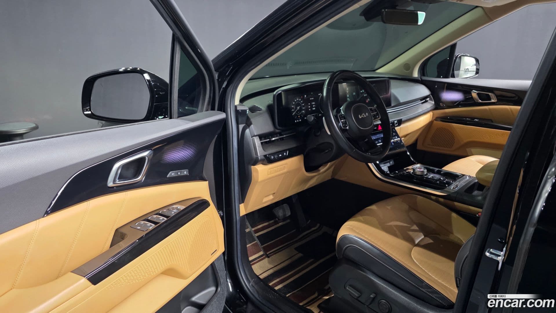 Main__Slider__Photo:Canival Kia 2022.1-9