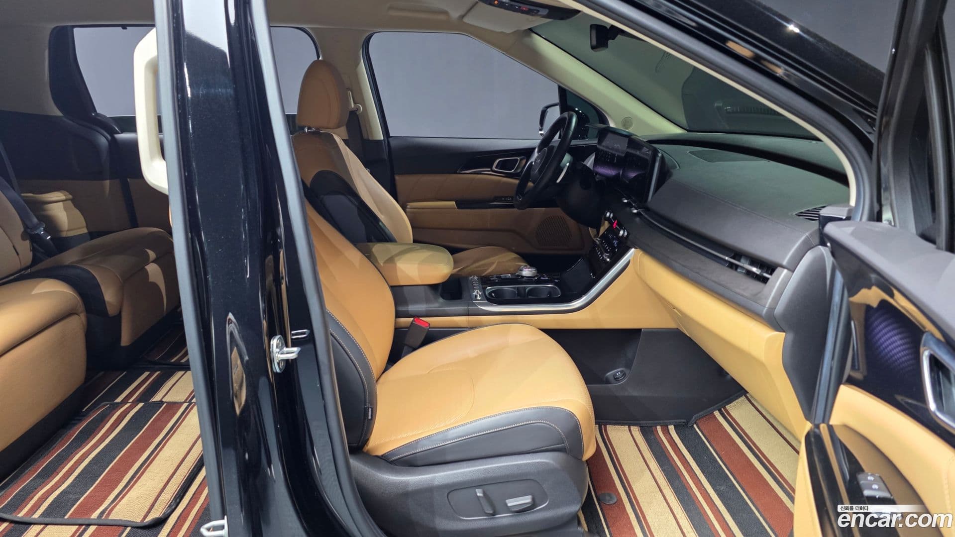 Main__Slider__Photo:Canival Kia 2022.1-10