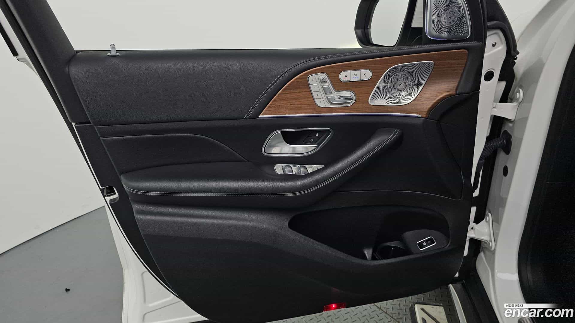 GLS-Class Mercedes-Benz 2021.4-INNER-034