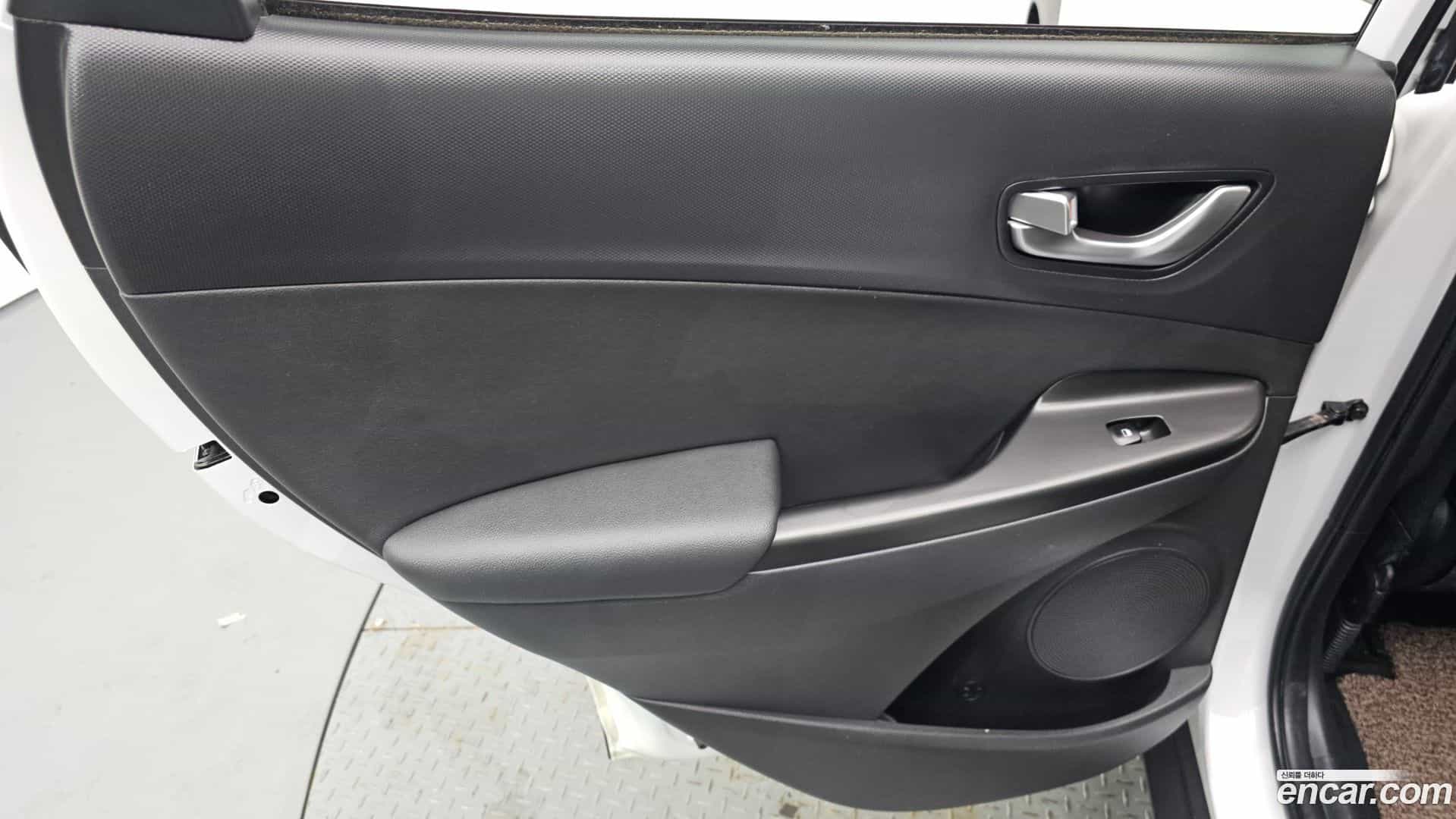 Kona Hyundai 2022.6-INNER-035
