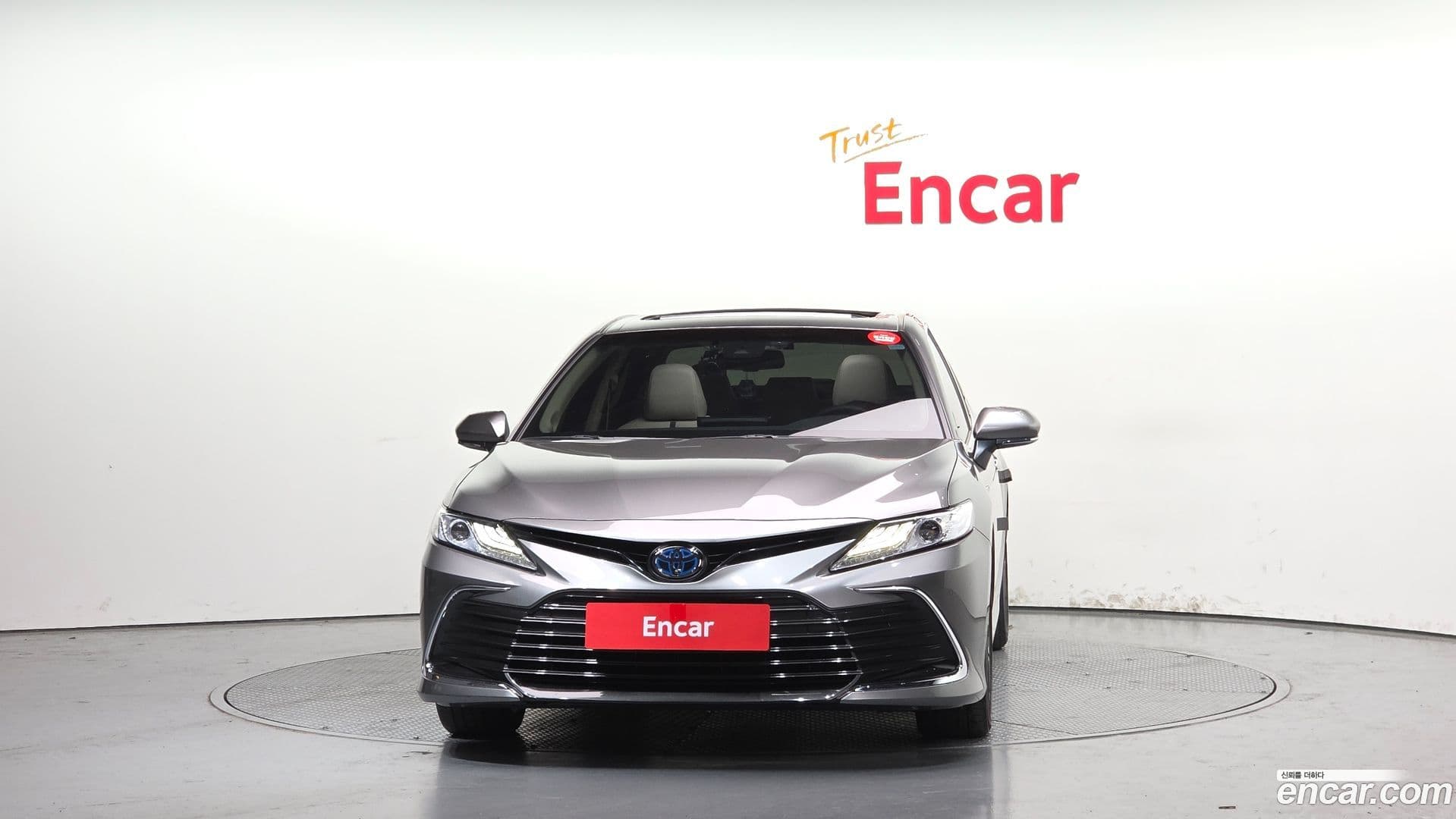 Main__Slider__Photo:Camry Toyota 2023.8-2