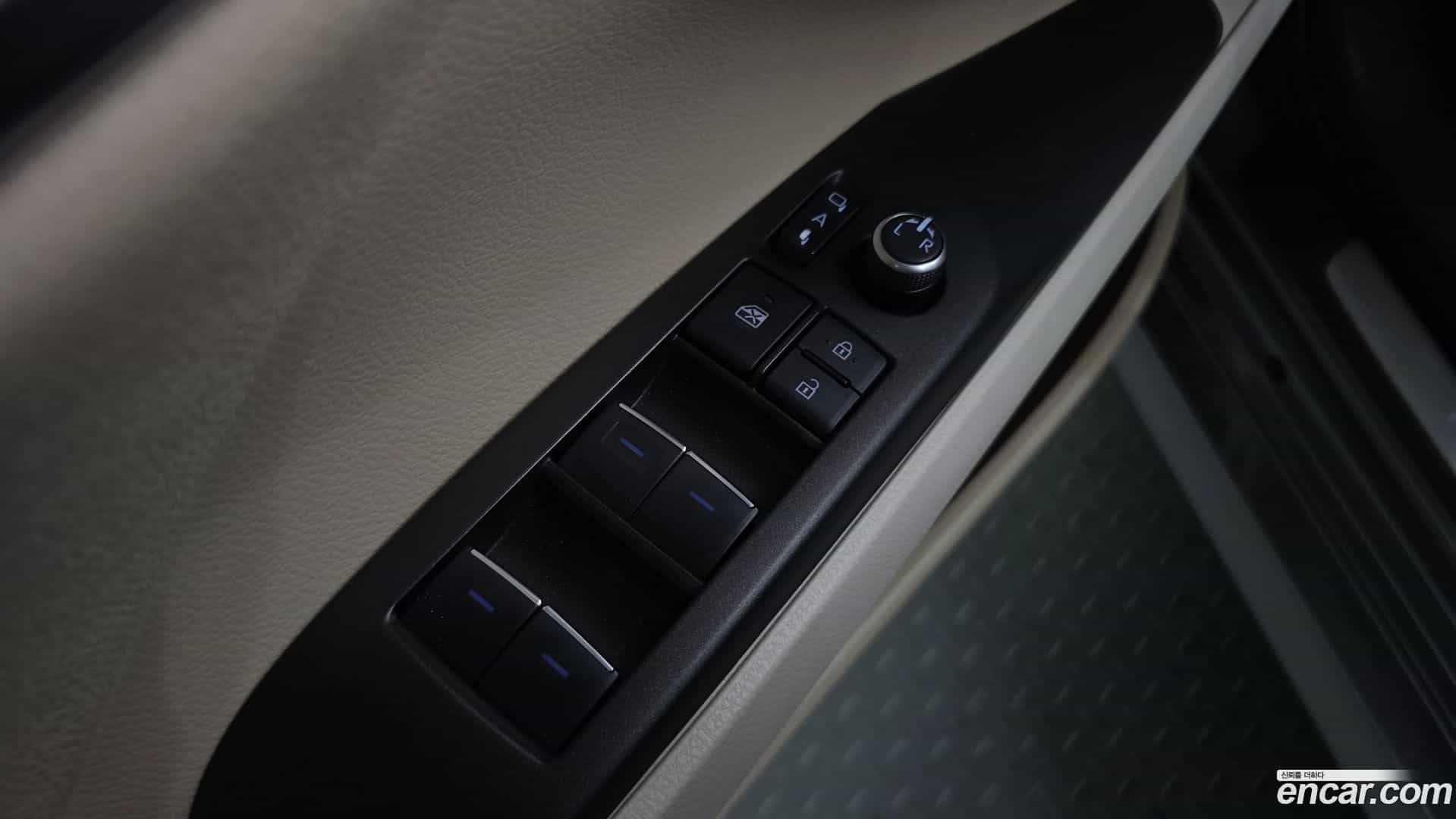 Camry Toyota 2023.8-OPTION-017