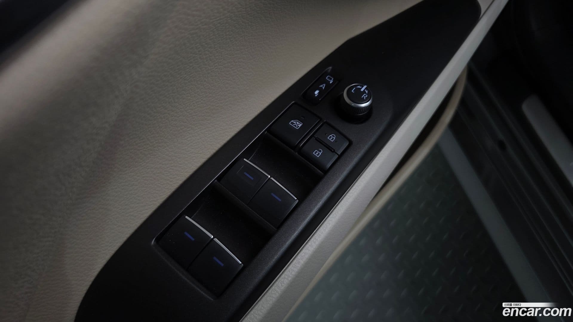 Main__Slider__Photo:Camry Toyota 2023.8-12