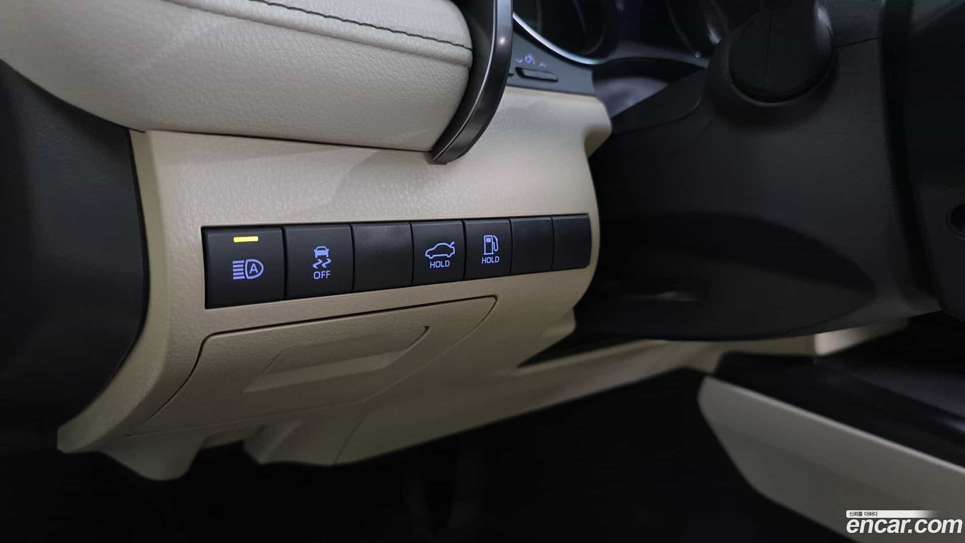 Camry Toyota 2023.8-OPTION-018