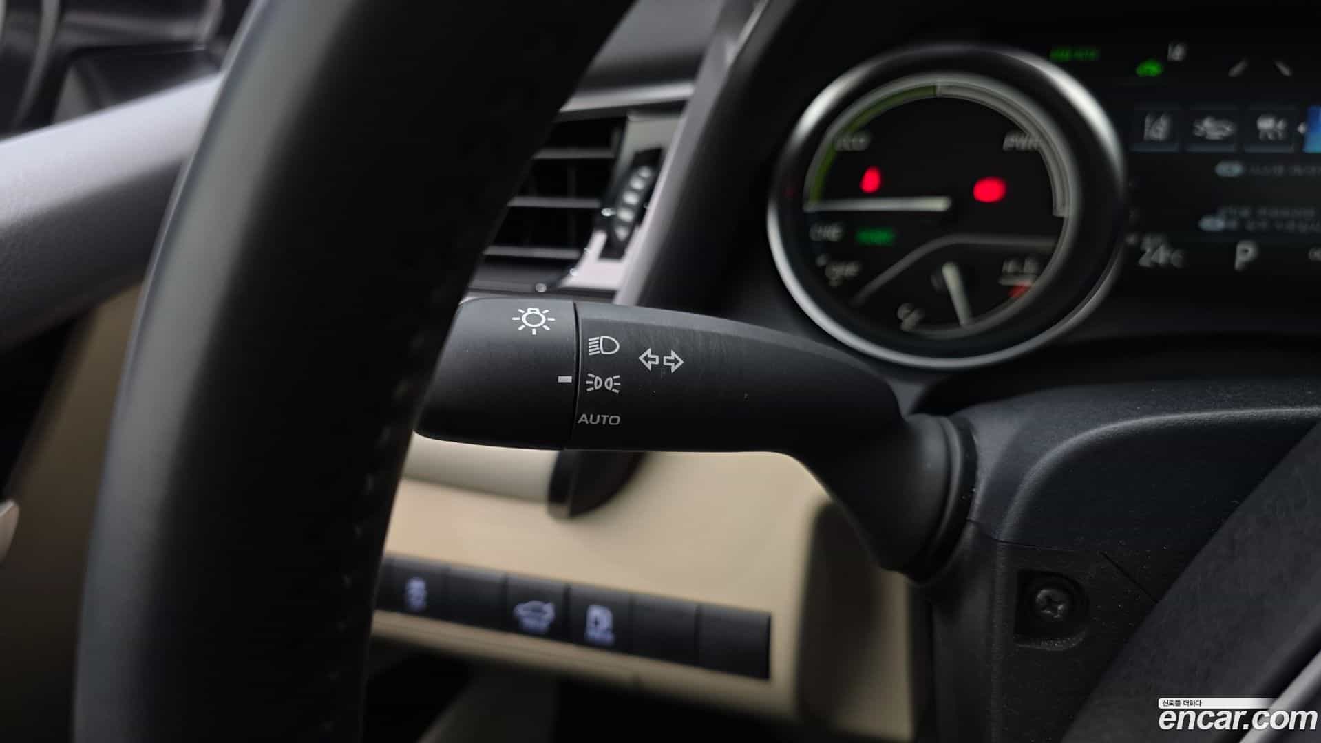 Camry Toyota 2023.8-OPTION-019