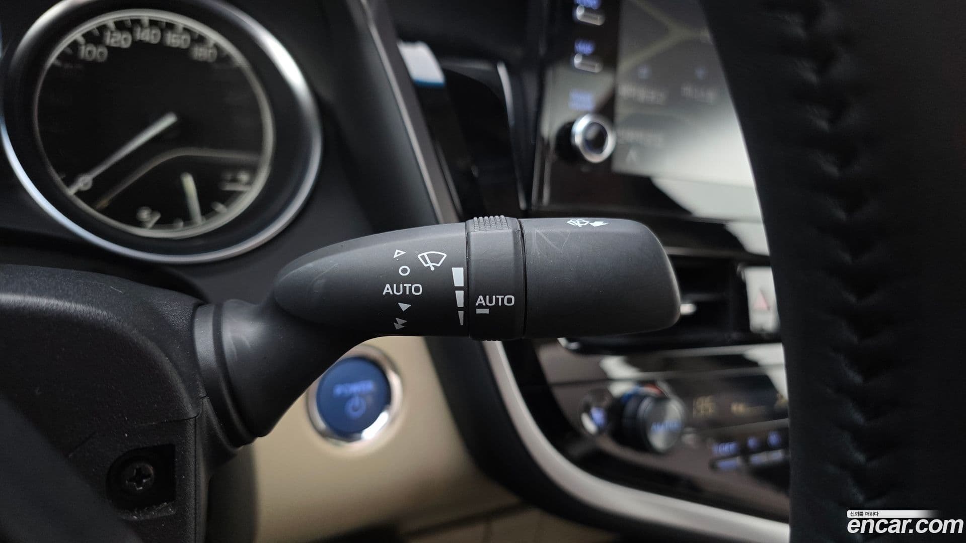 Main__Slider__Photo:Camry Toyota 2023.8-15