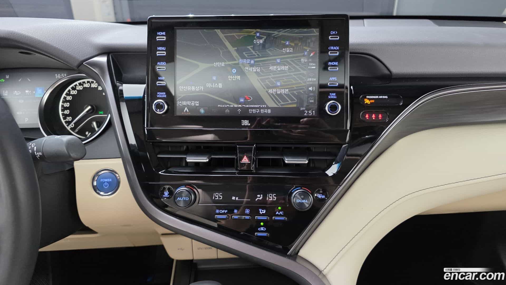 Camry Toyota 2023.8-OPTION-024