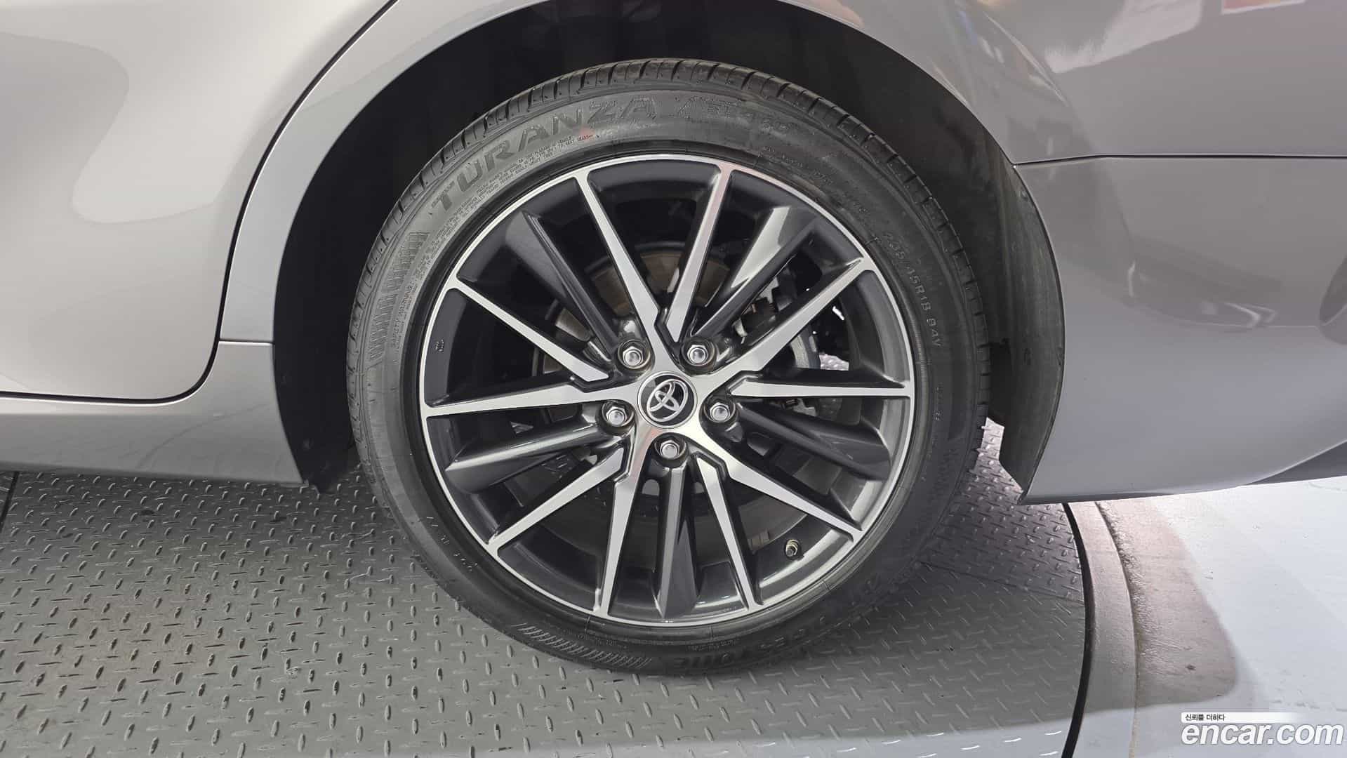 Camry Toyota 2023.8-OUTER-031