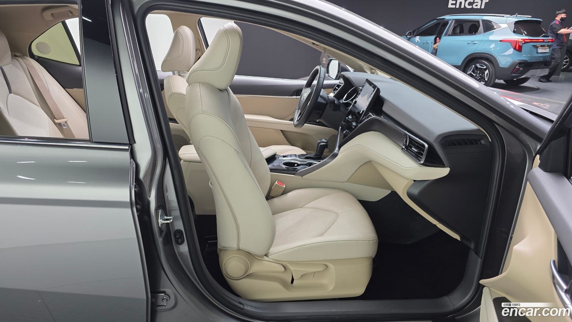 Main__Slider__Photo:Camry Toyota 2023.8-25
