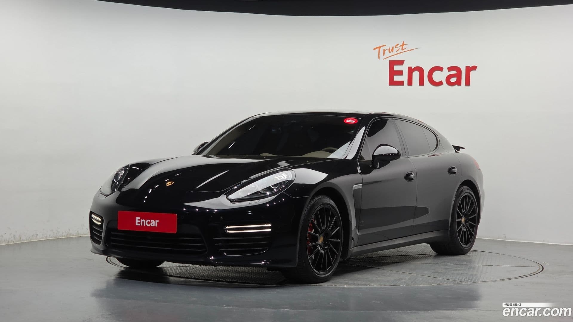 Main__Slider__Photo:Panamera Porsche 2016.1-0