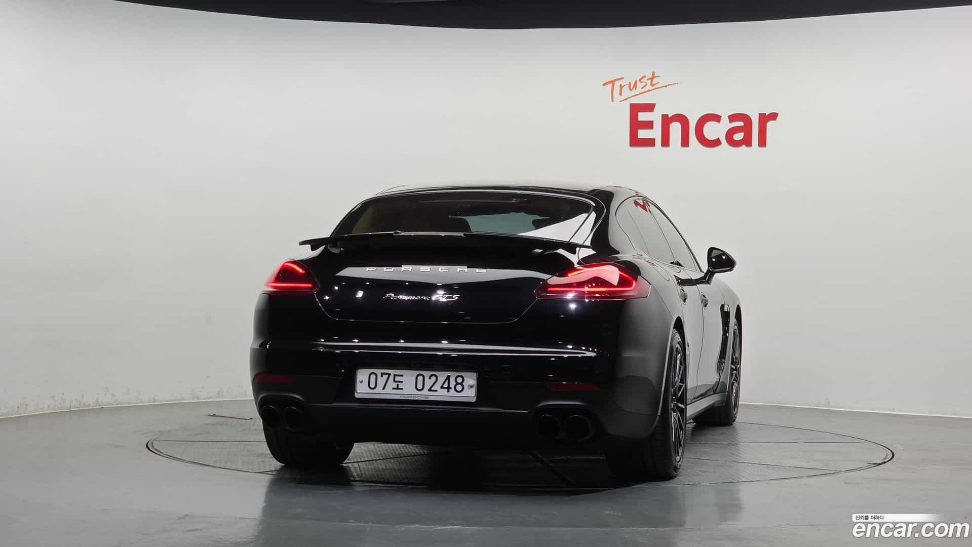 Panamera Porsche 2016.1-OUTER-004