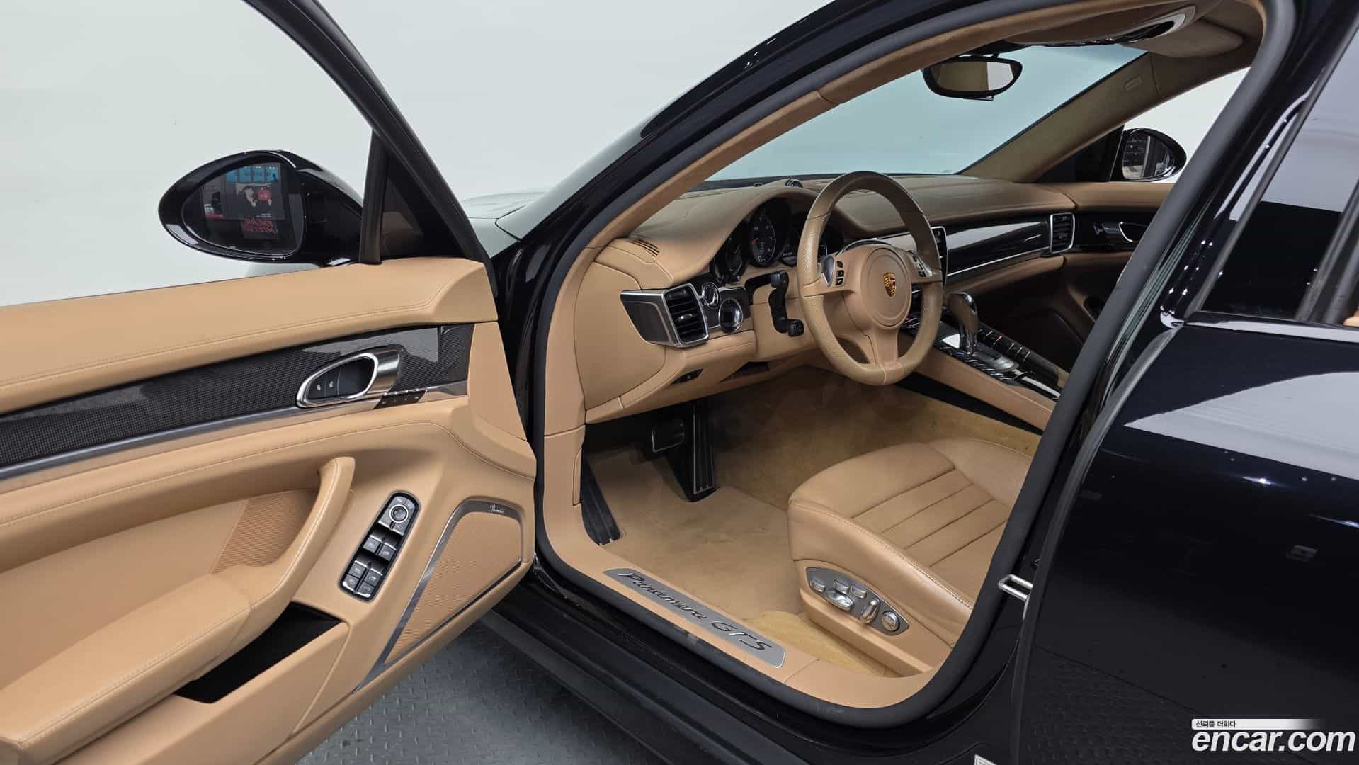 Panamera Porsche 2016.1-INNER-010
