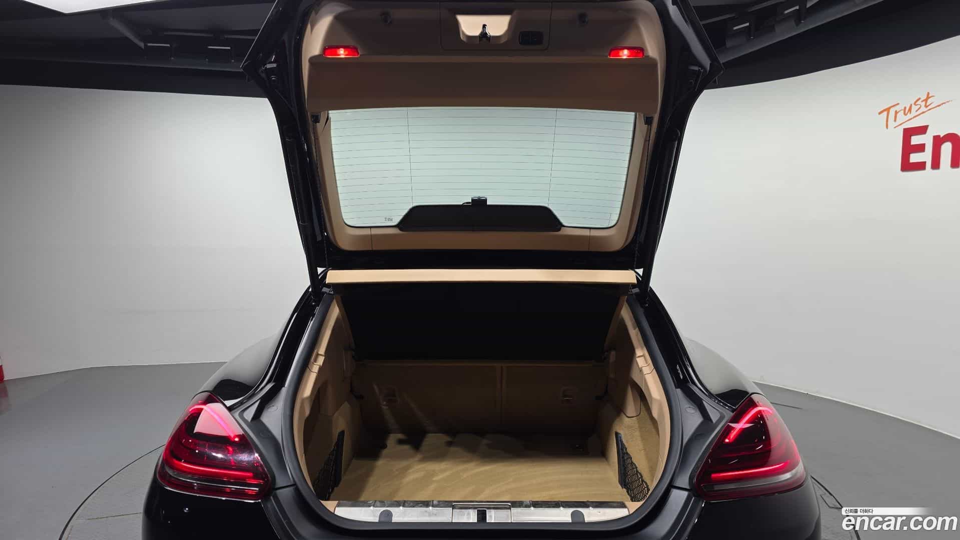 Panamera Porsche 2016.1-OPTION-024