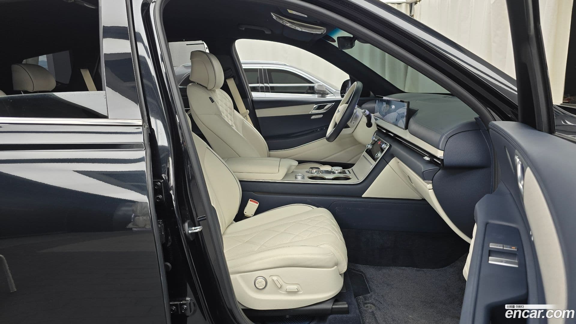 Main__Slider__Photo:GV80 Genesis 2024.5-25