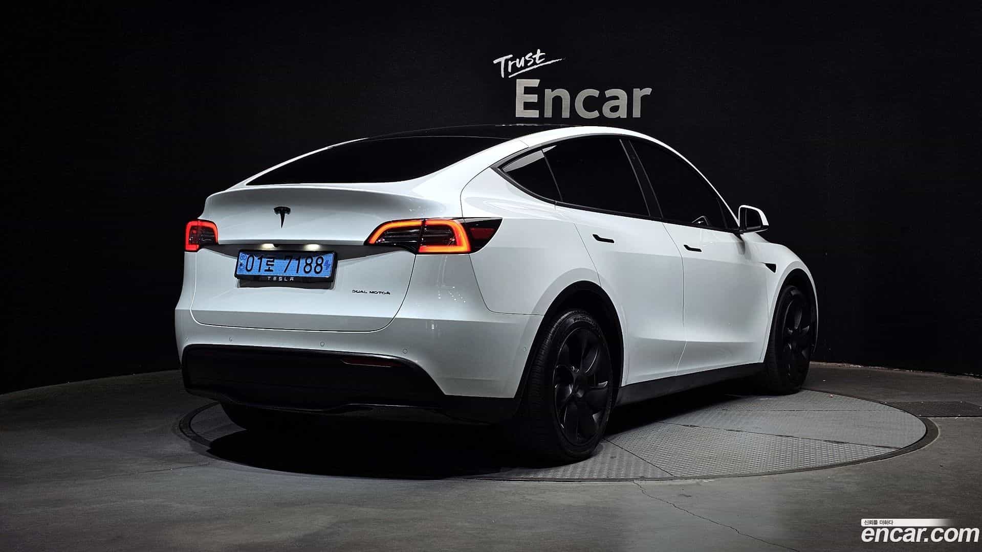 Model Y Tesla 2022.11-OUTER-002