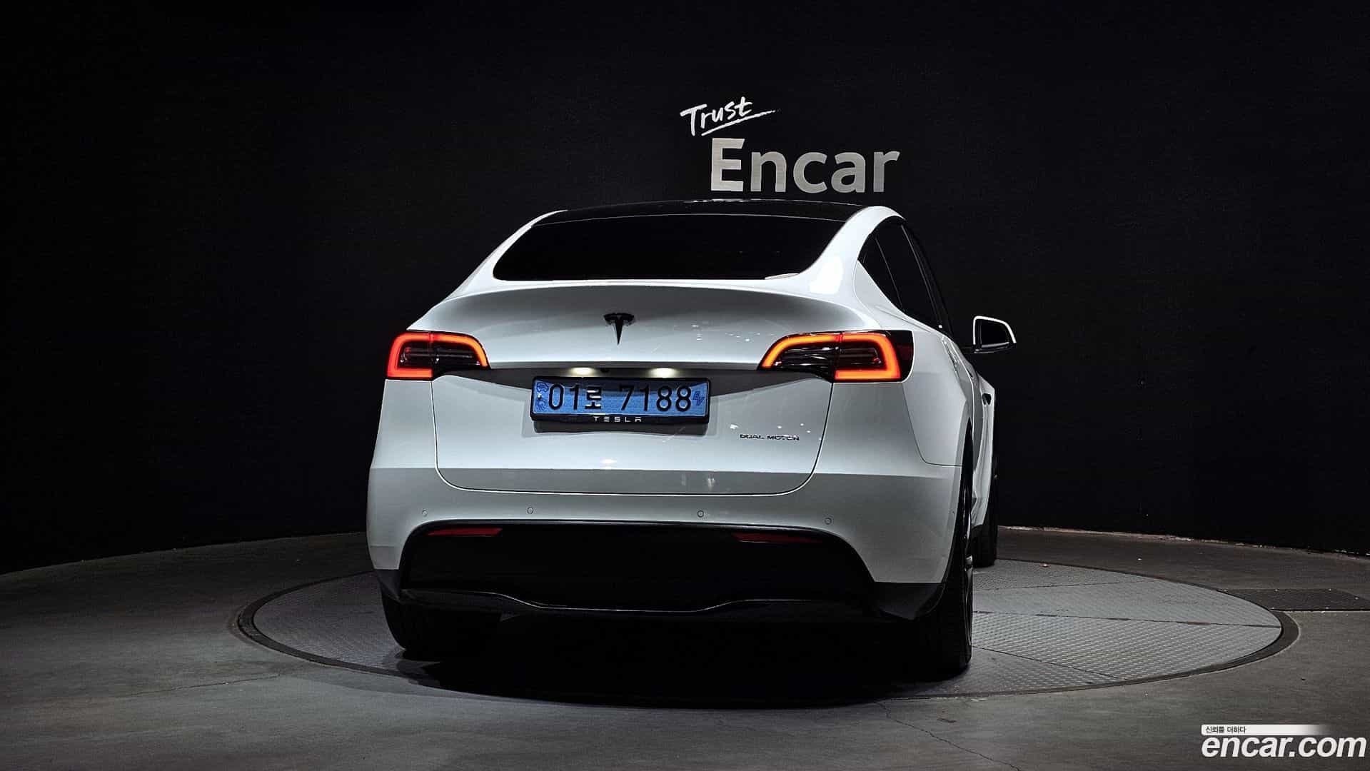 Model Y Tesla 2022.11-OUTER-004