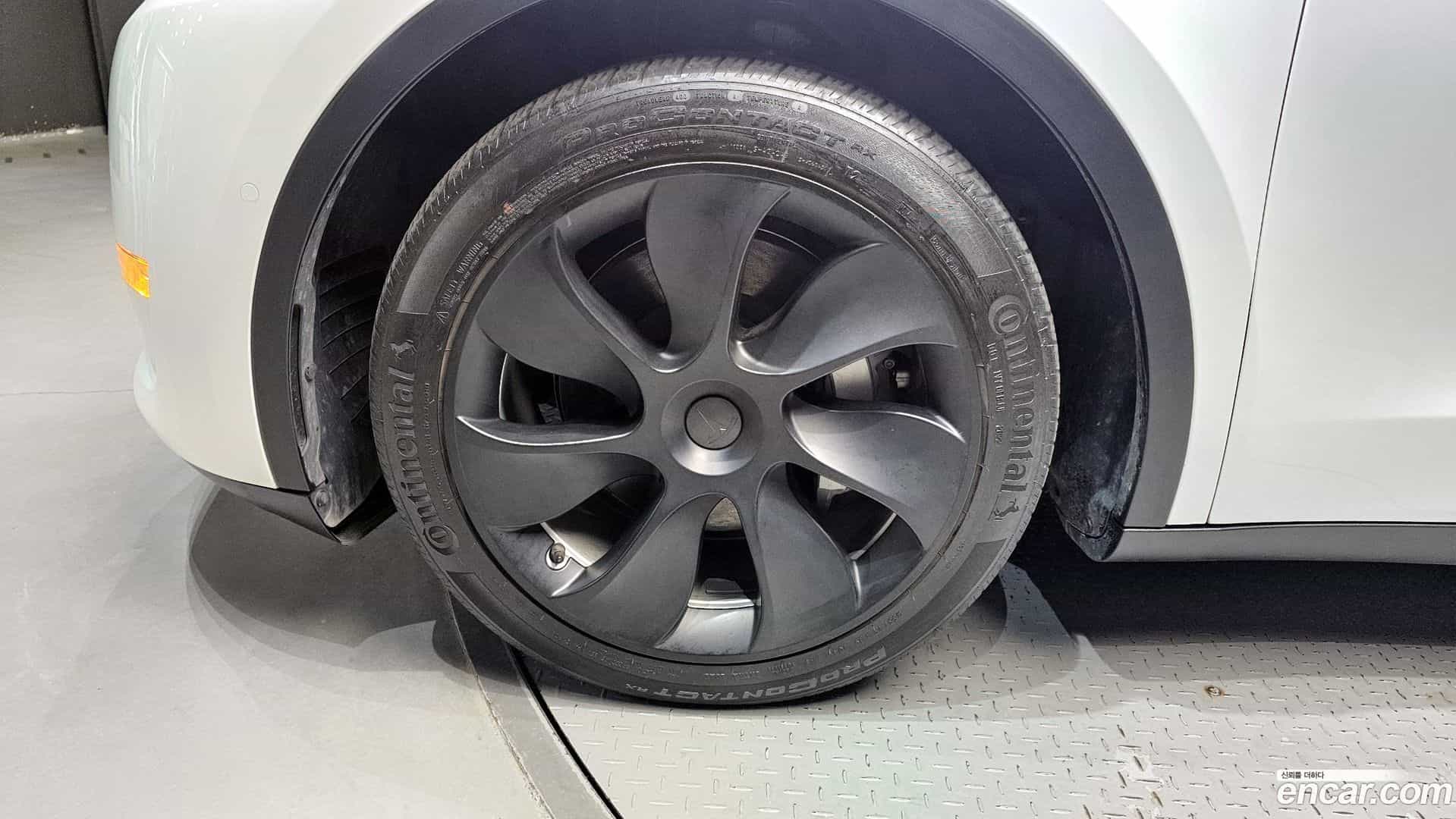 Model Y Tesla 2022.11-OUTER-005