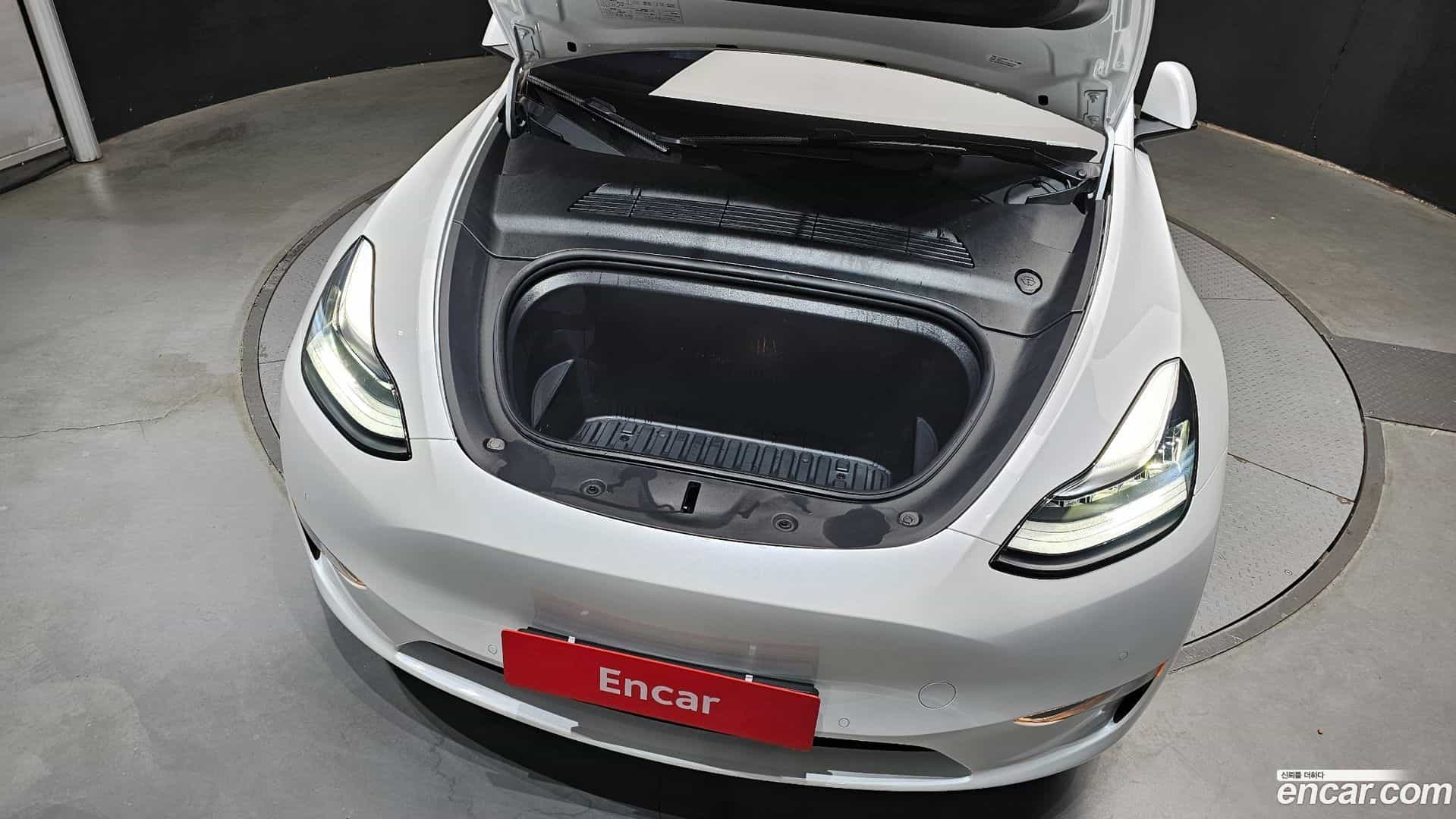 Model Y Tesla 2022.11-OUTER-006