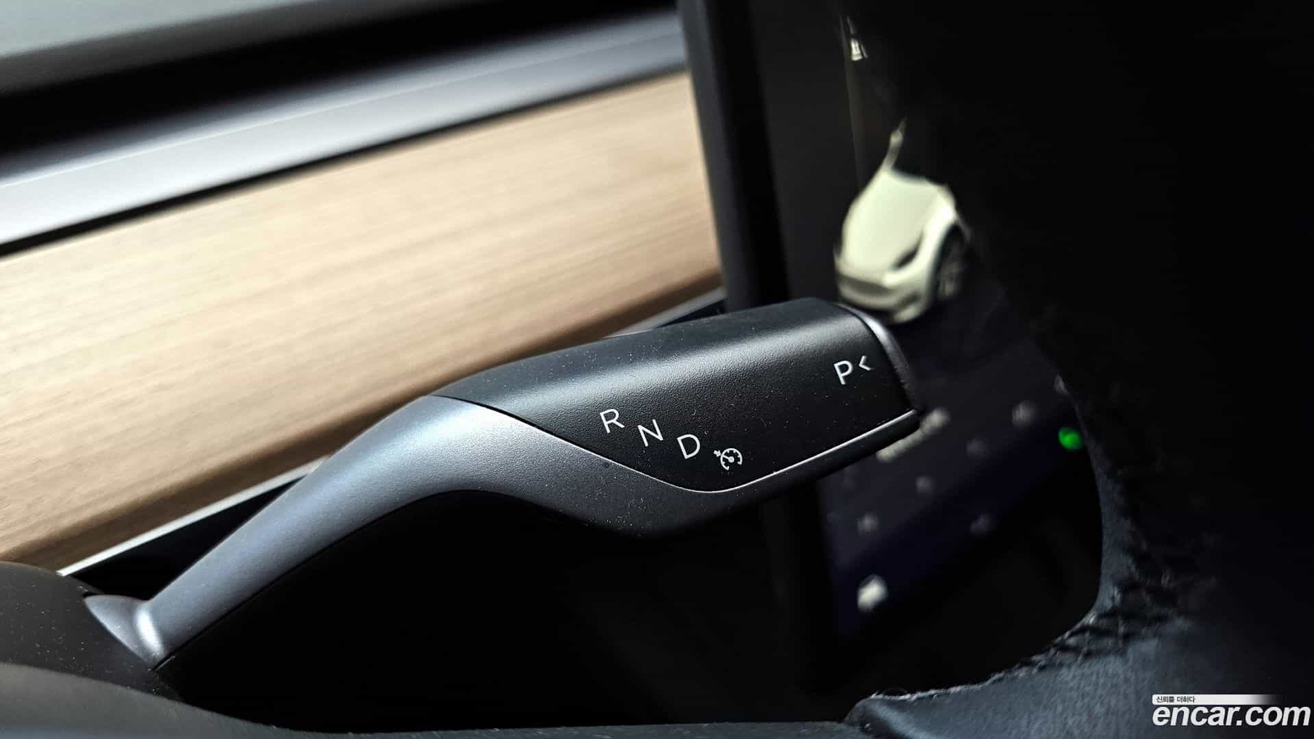 Model Y Tesla 2022.11-INNER-009